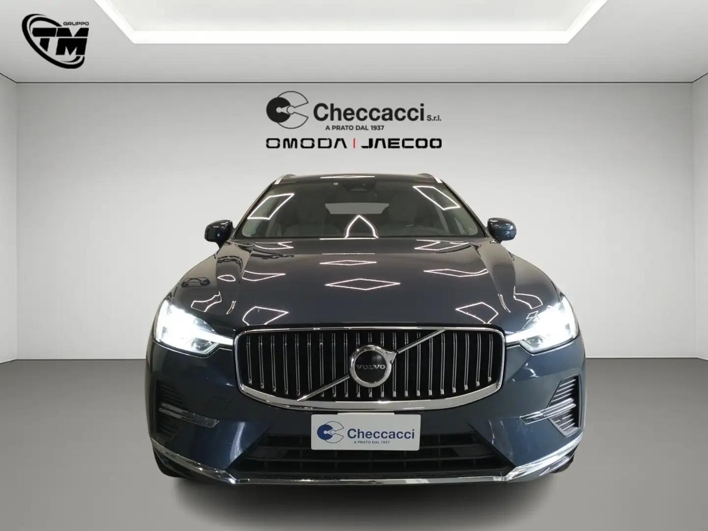 Volvo XC60 b4 Momentum auto * AUTOCARRO * Grijs - 2