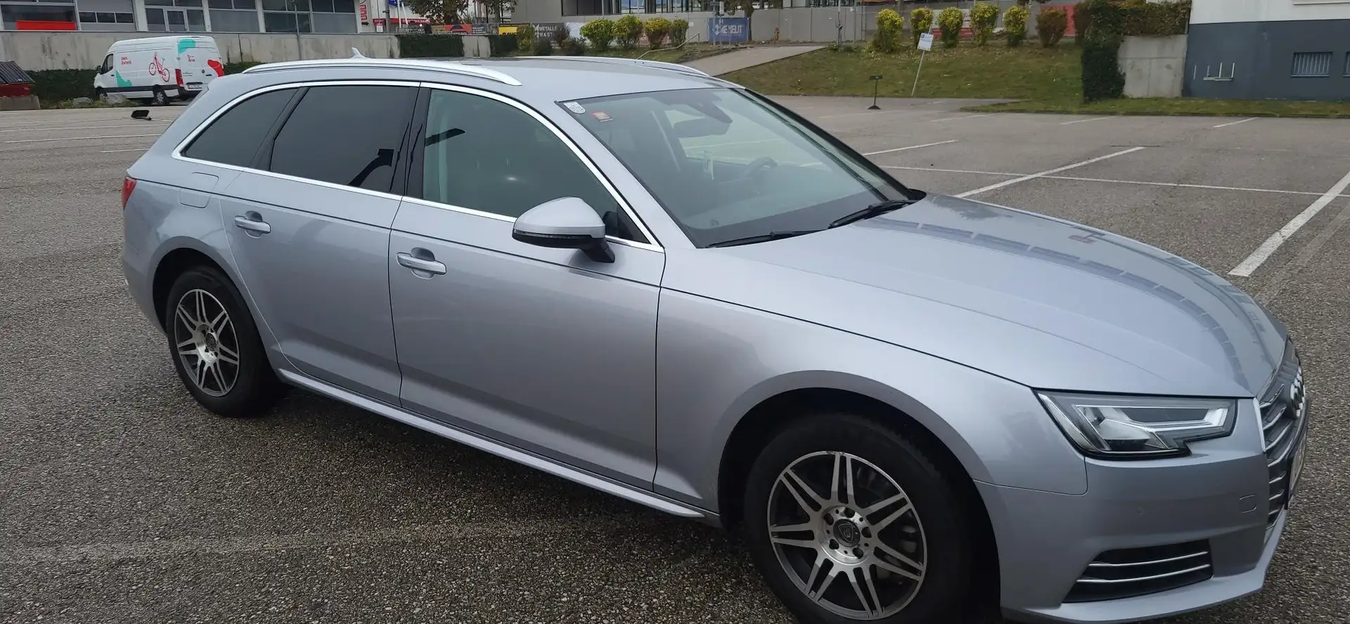 Audi A4 A4 Avant 2,0 TDI Sport Sport Silber - 1