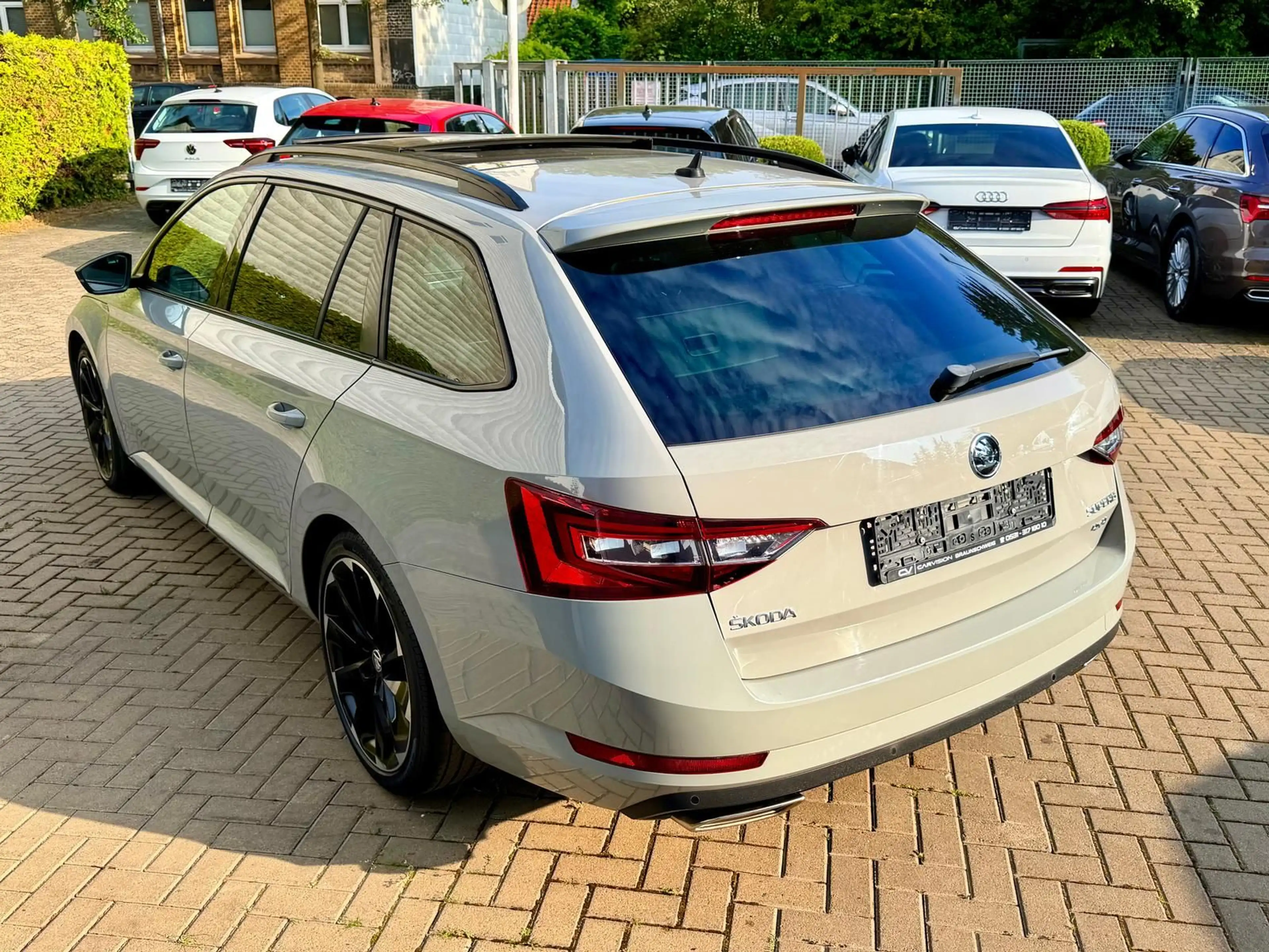 Skoda Superb 2.0 TSI Sportline *4x4*PANO*AHK*KAMERA* — photo 4