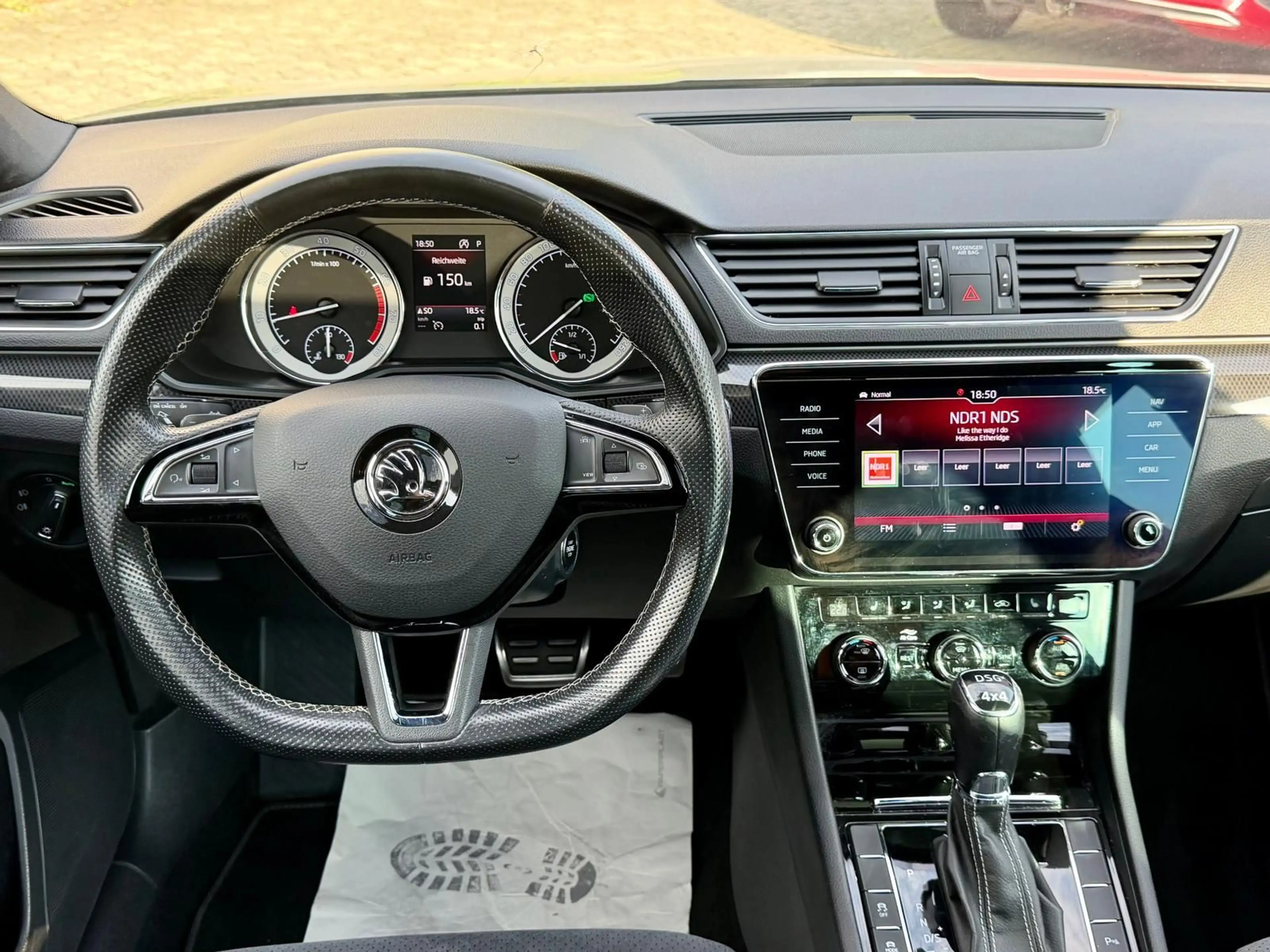 Skoda Superb 2.0 TSI Sportline *4x4*PANO*AHK*KAMERA* — photo 15