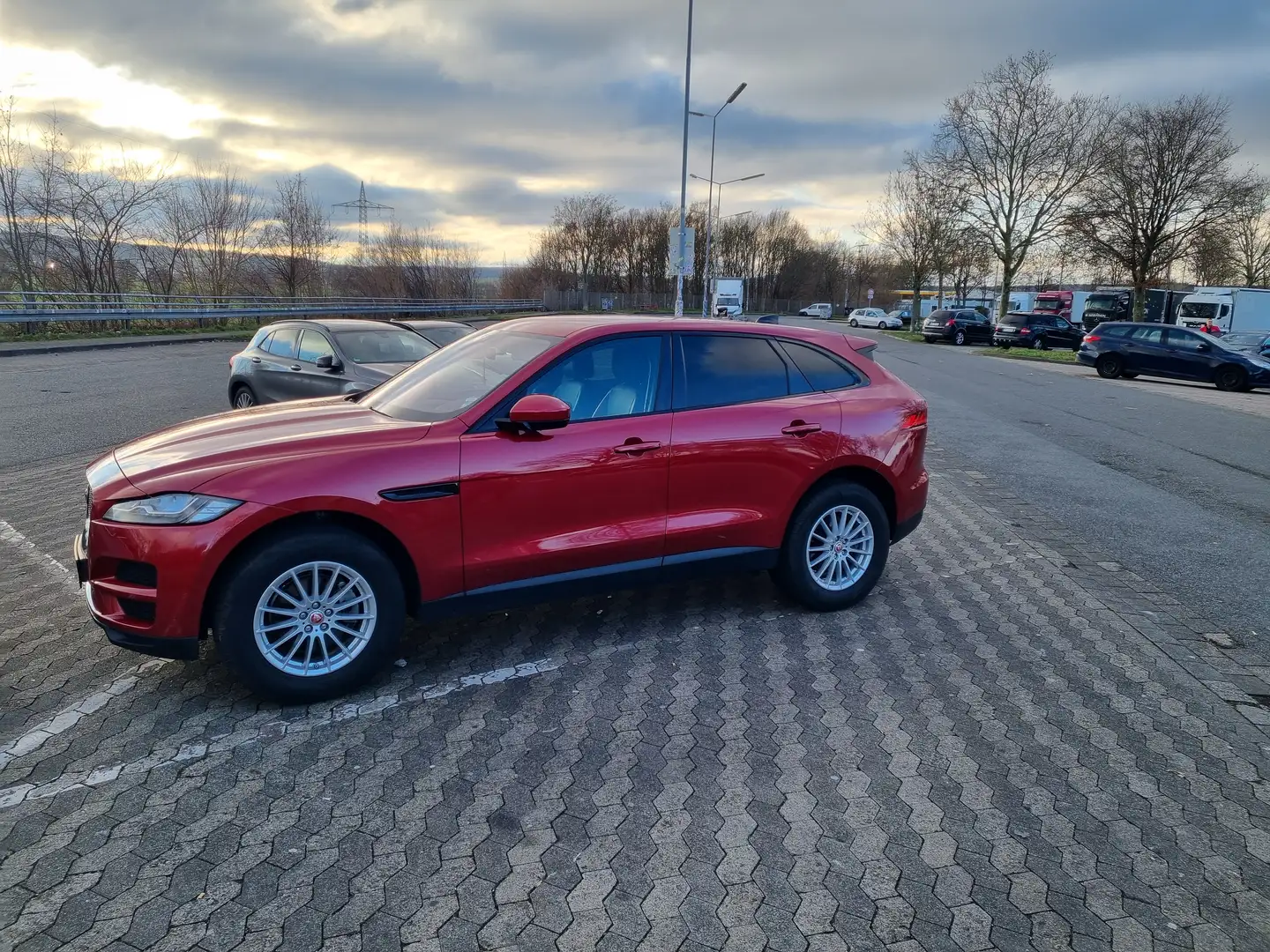 Jaguar F-Pace F-Pace 25d AWD Aut. Chequered Flag - 2