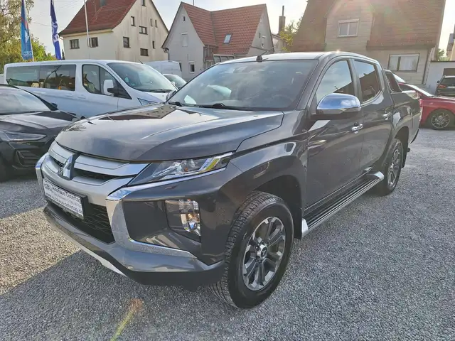 Mitsubishi L200 Plus 4WD Automatik AHK 3,1t Rollcover