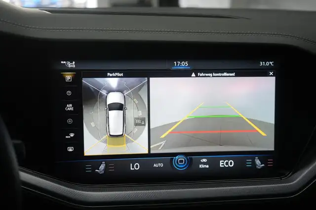 Volkswagen Touareg view 15