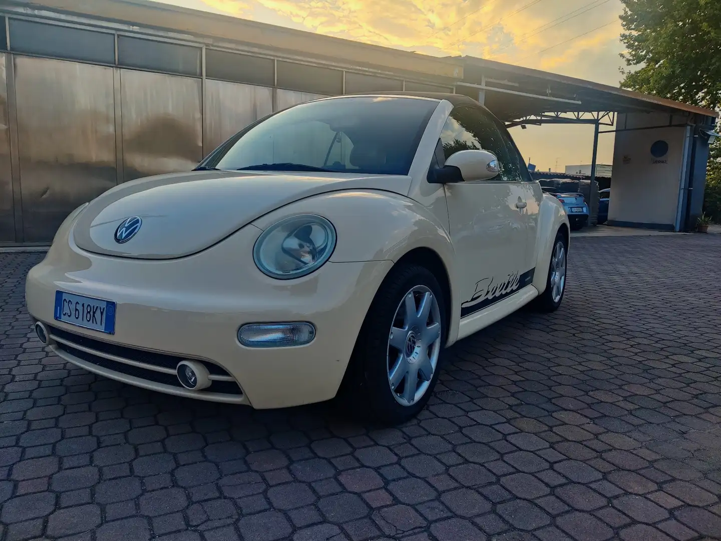 Volkswagen New Beetle New Beetle Cabrio Cabrio 1.9 tdi 100cv Beige - 1