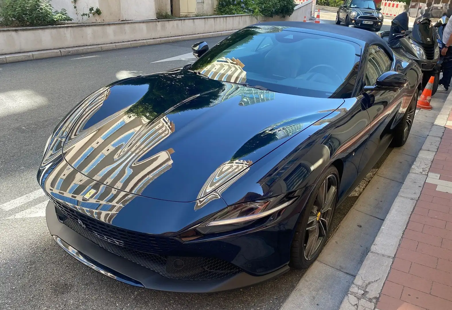 Ferrari Roma Roma Spider V8 4.0 620ch Bleu - 1