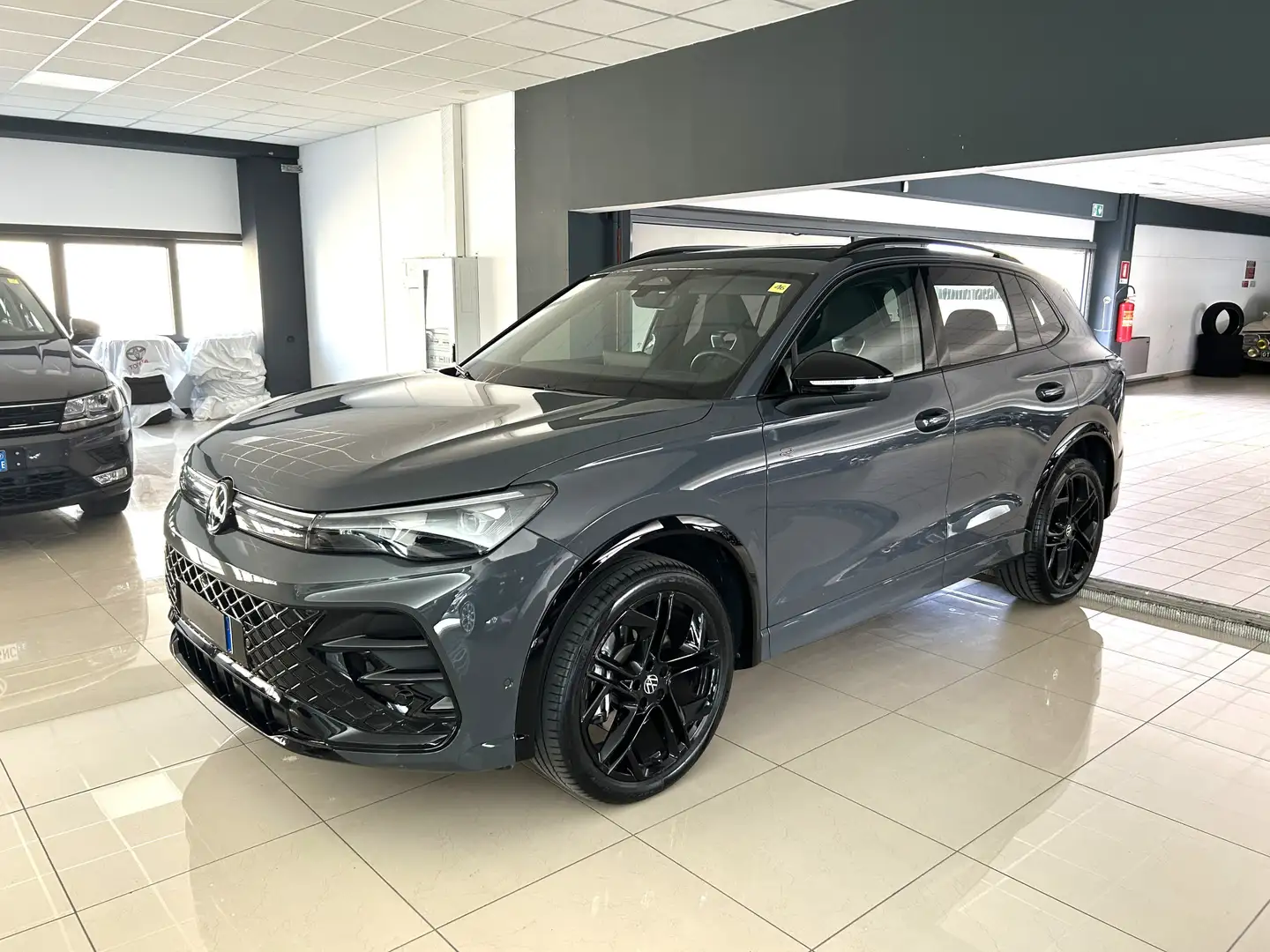 Volkswagen Tiguan Tiguan 2.0 TSI DSG 4MOTION R-Line Plus Grigio - 1