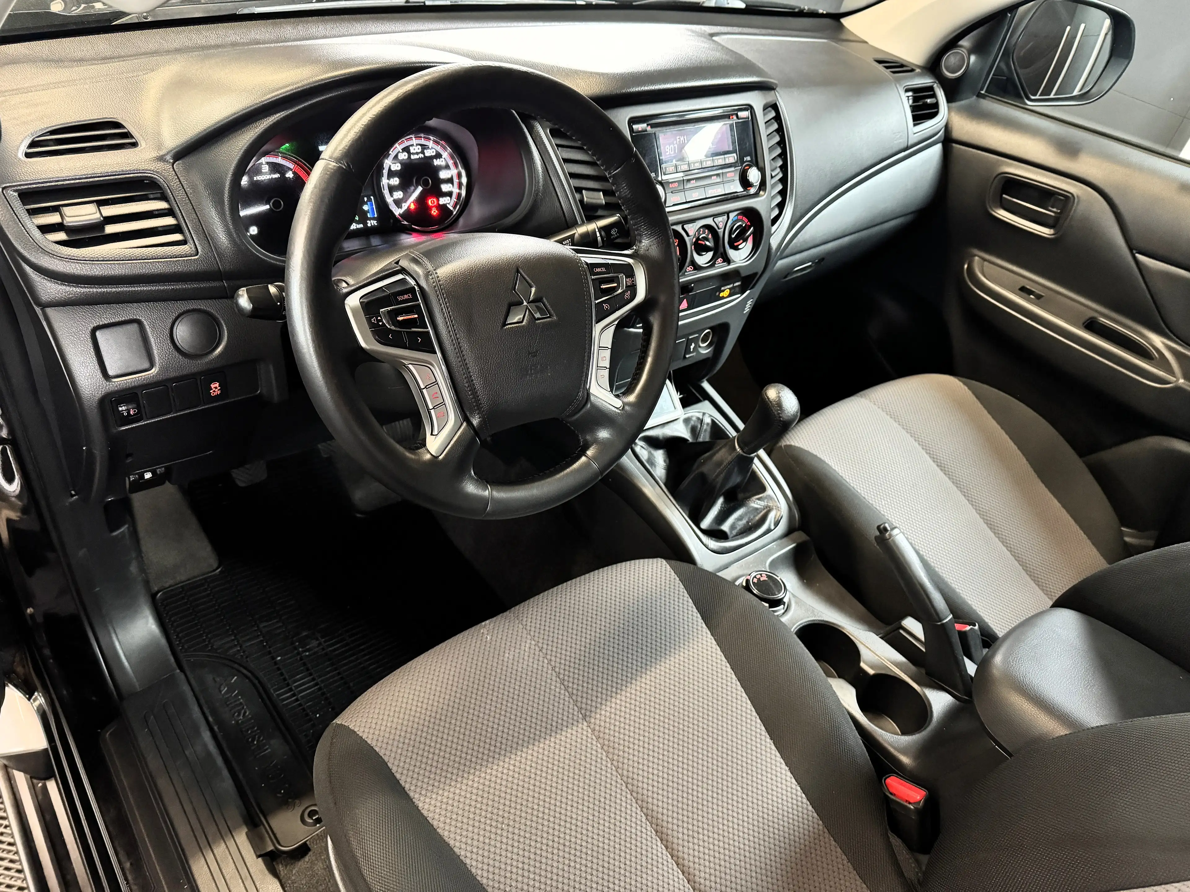Mitsubishi L200 L200 DK DI-D 2,2 4WD WORK 1Besitz/Kamera/AHK/Klima — photo 15