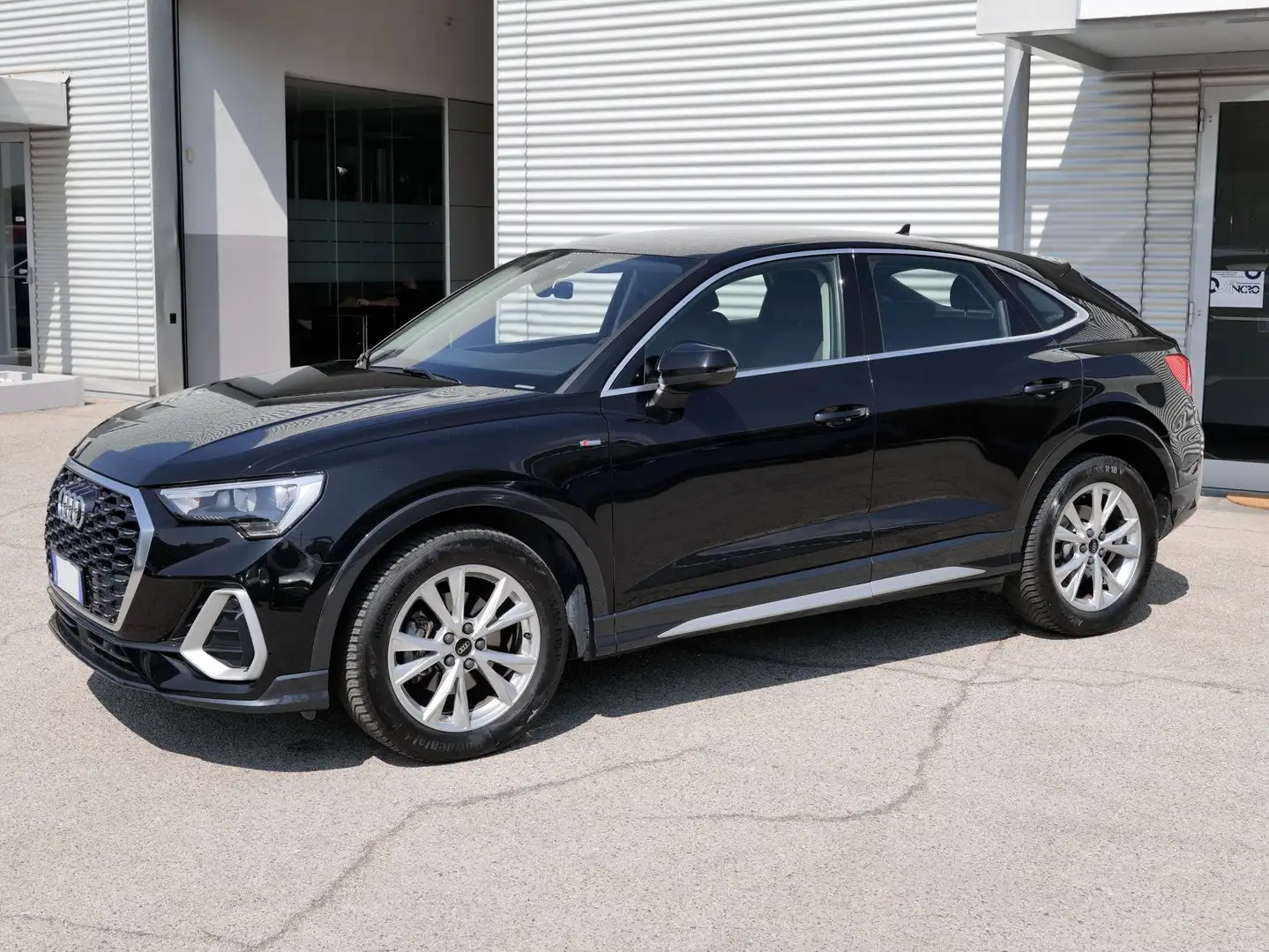 Audi Q3 Sportback 2.0 (35) Tdi 150cv S-tronic S-line Nero - 2