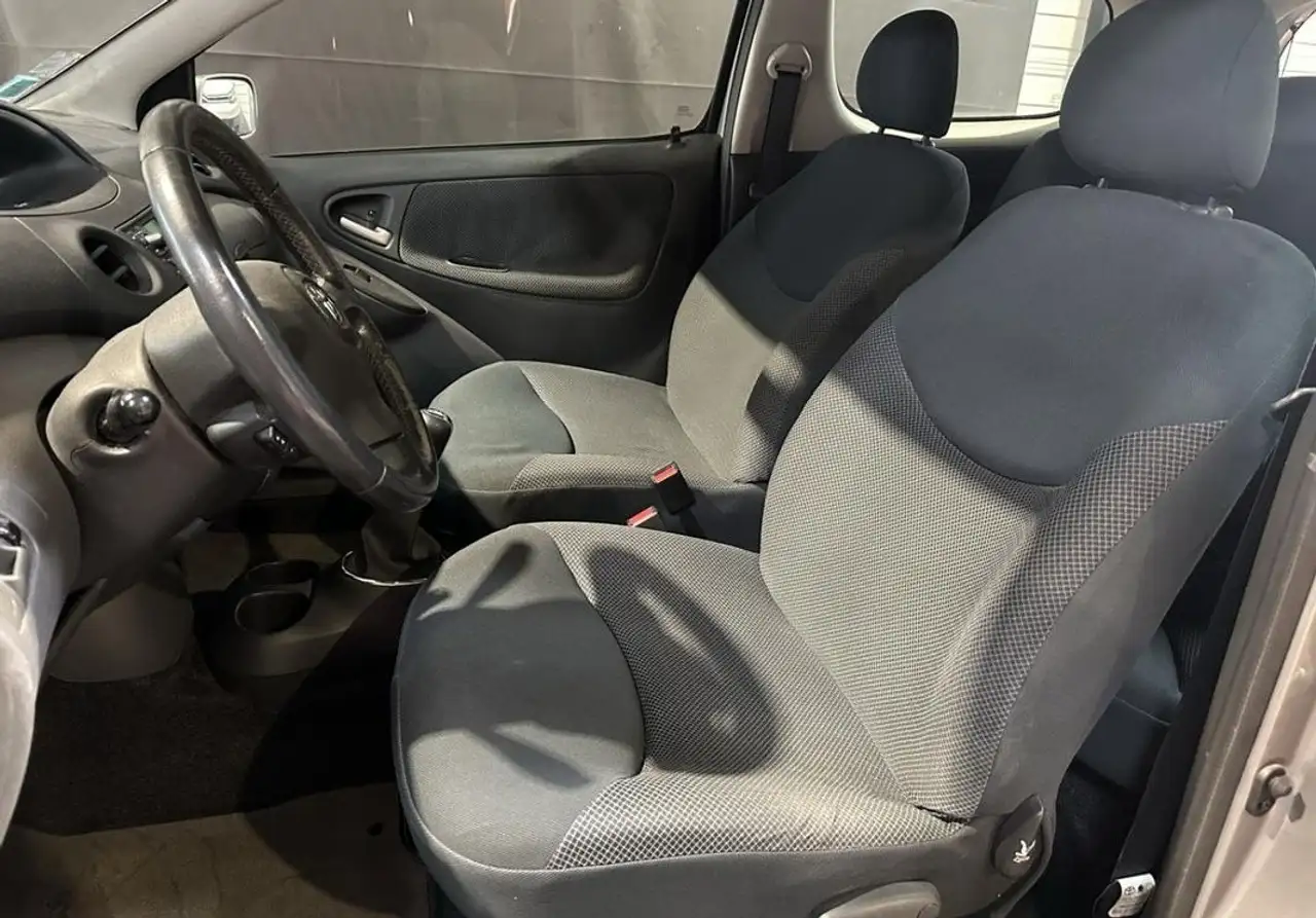 Toyota Yaris Yaris — photo 11