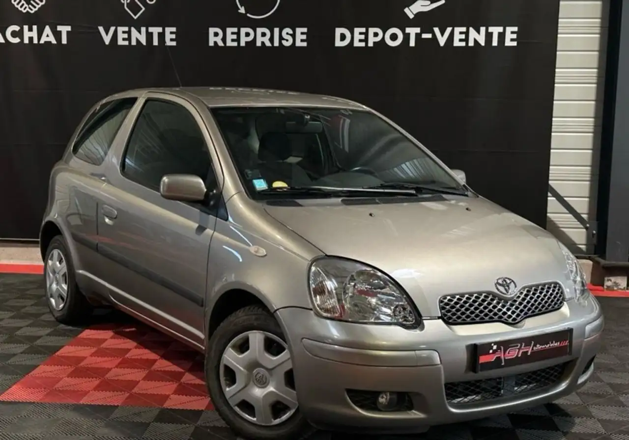 Toyota Yaris Yaris — photo 2