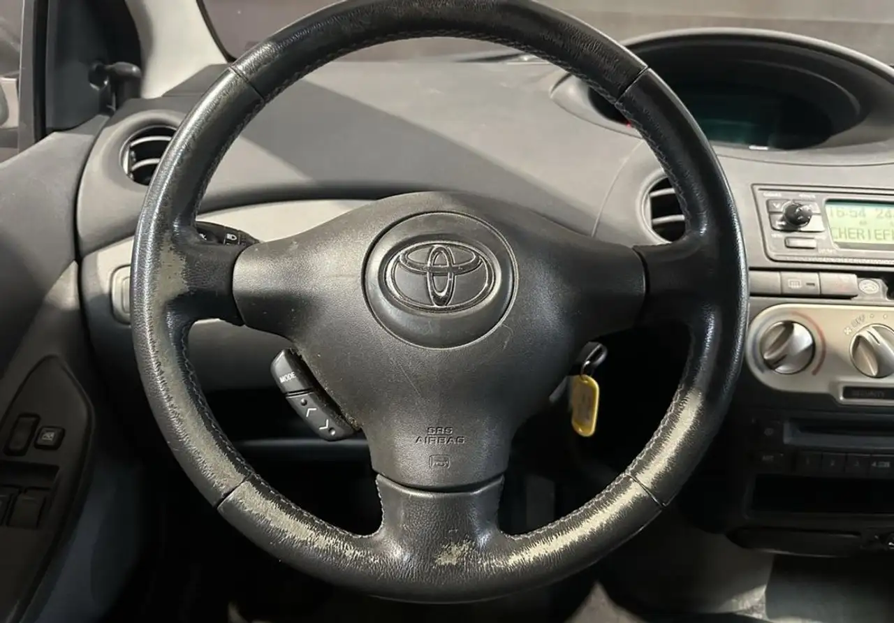 Toyota Yaris Yaris — photo 13