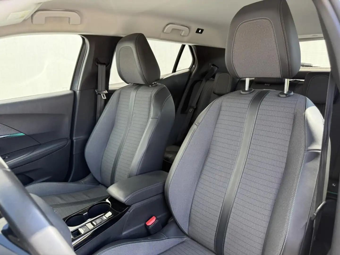 Peugeot 2008 1.2 Allure - Stoelvw - CarPlay - Cam- Nw distri Blanco - 2