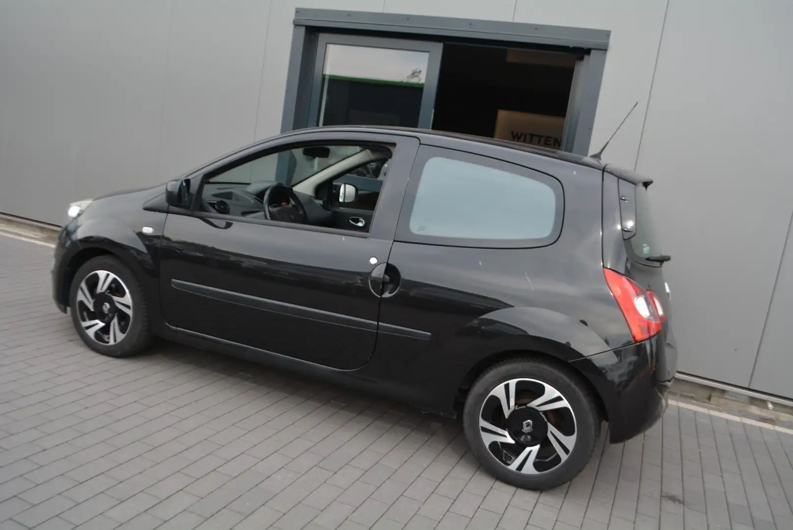 Renault Twingo Paris-AHK-HU+Service neu Schwarz - 2