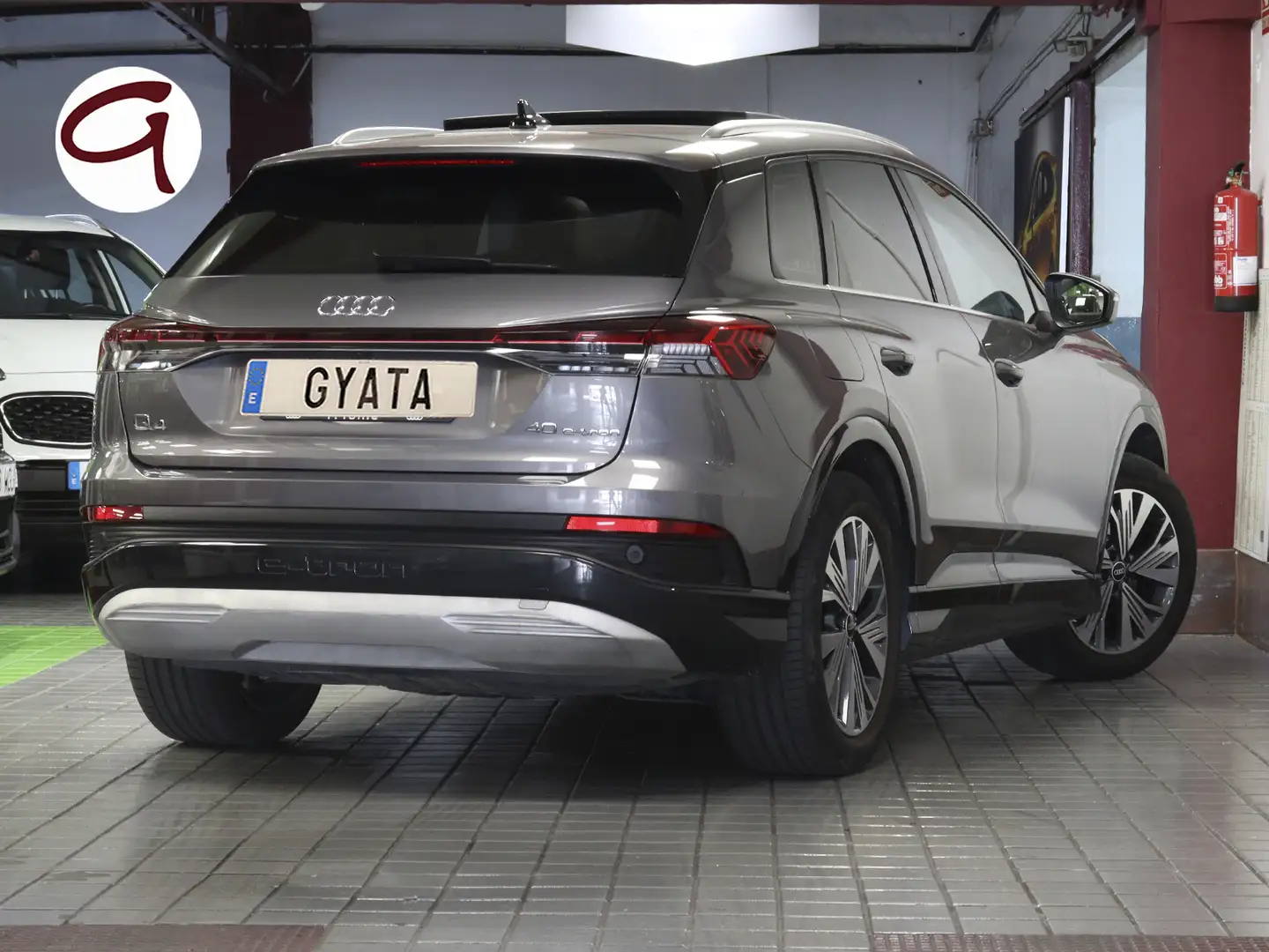 Audi Q4 e-tron 40 Advanced 82KWh Gris - 2