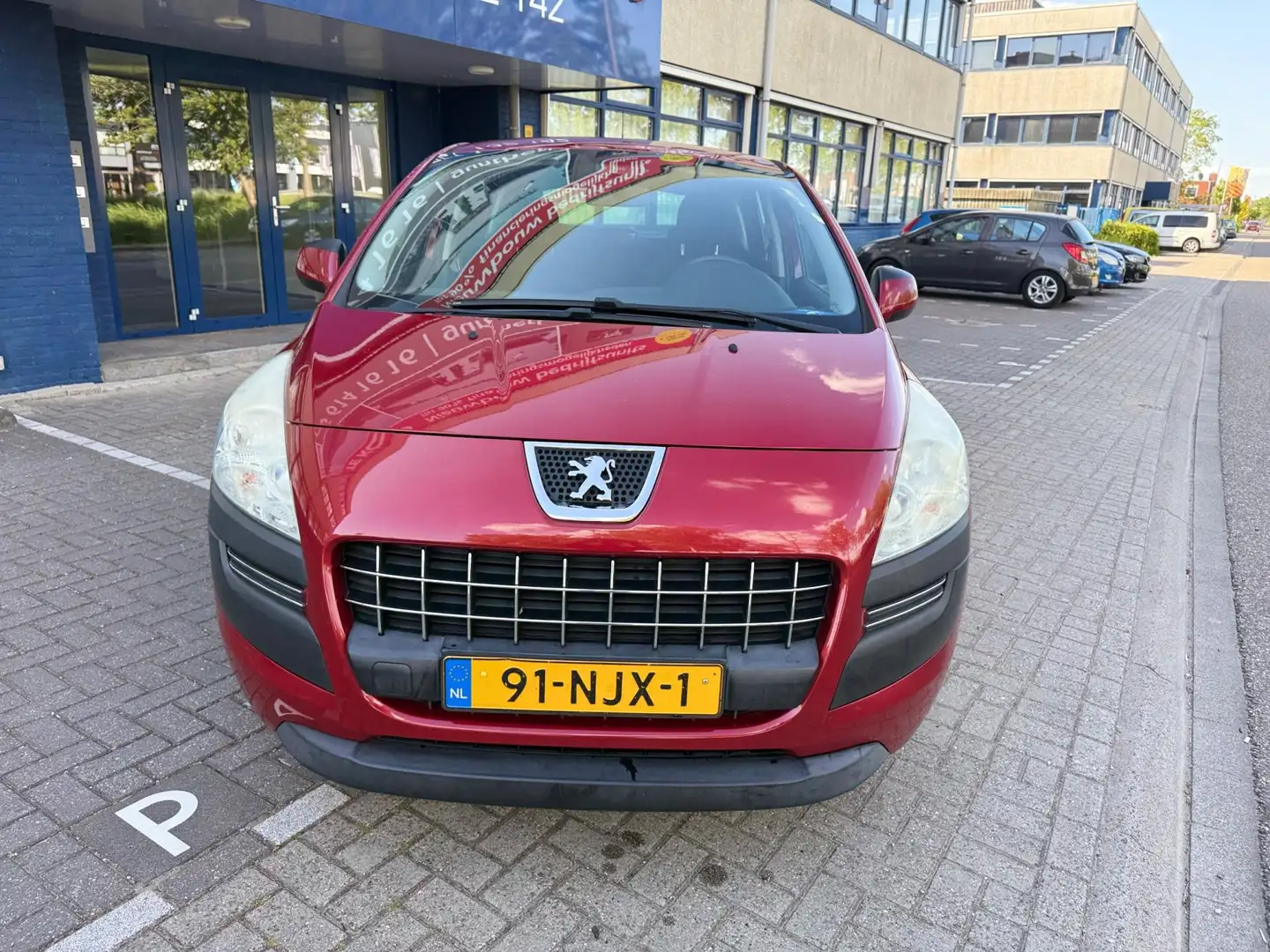 Peugeot 3008 1.6 VTi SR ((( nieuwe apk bij aflevering ))) Rouge - 2