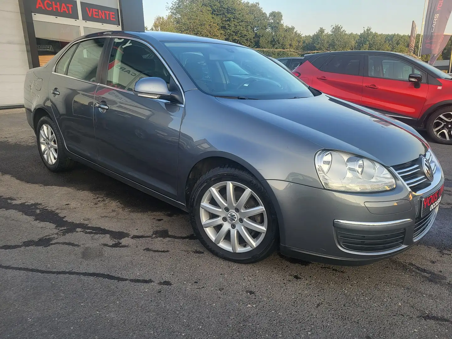 Volkswagen Jetta 1.9 TDI 105 ch Trendline - 1