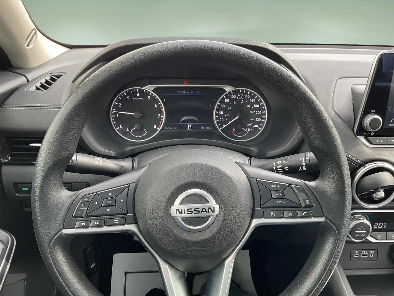 Nissan Sentra fotografie Nissan Sentra