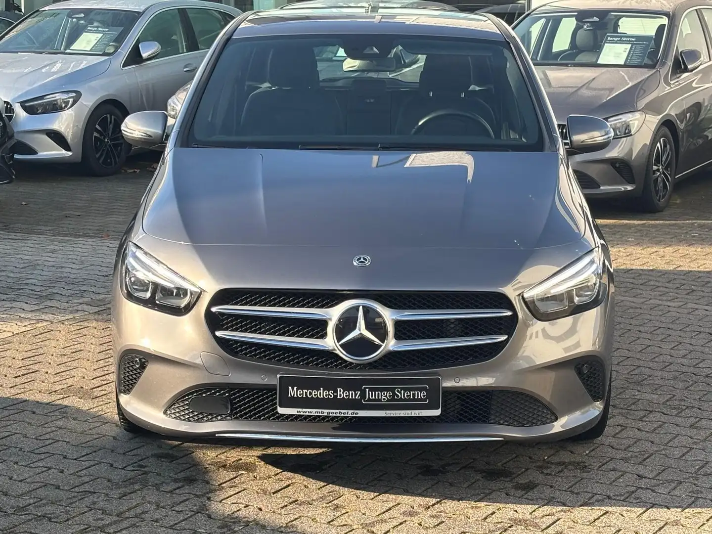 Mercedes-Benz B 180 d STYLE*LED*KAMERA*NAVI*SPURHALTE-ASSIST* Grau - 2