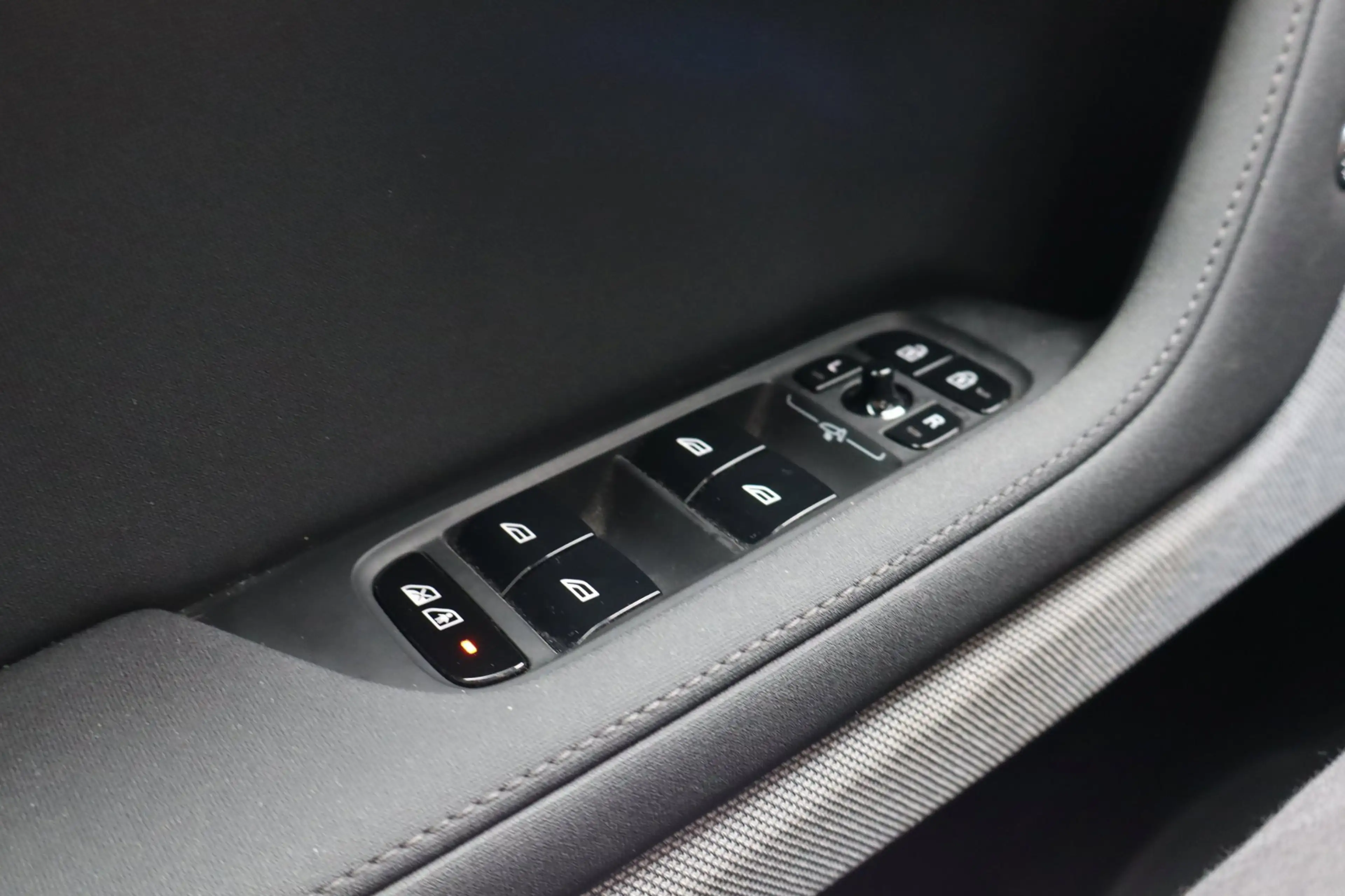 Polestar 2 Long Range Single Motor 78 kWh — photo 15