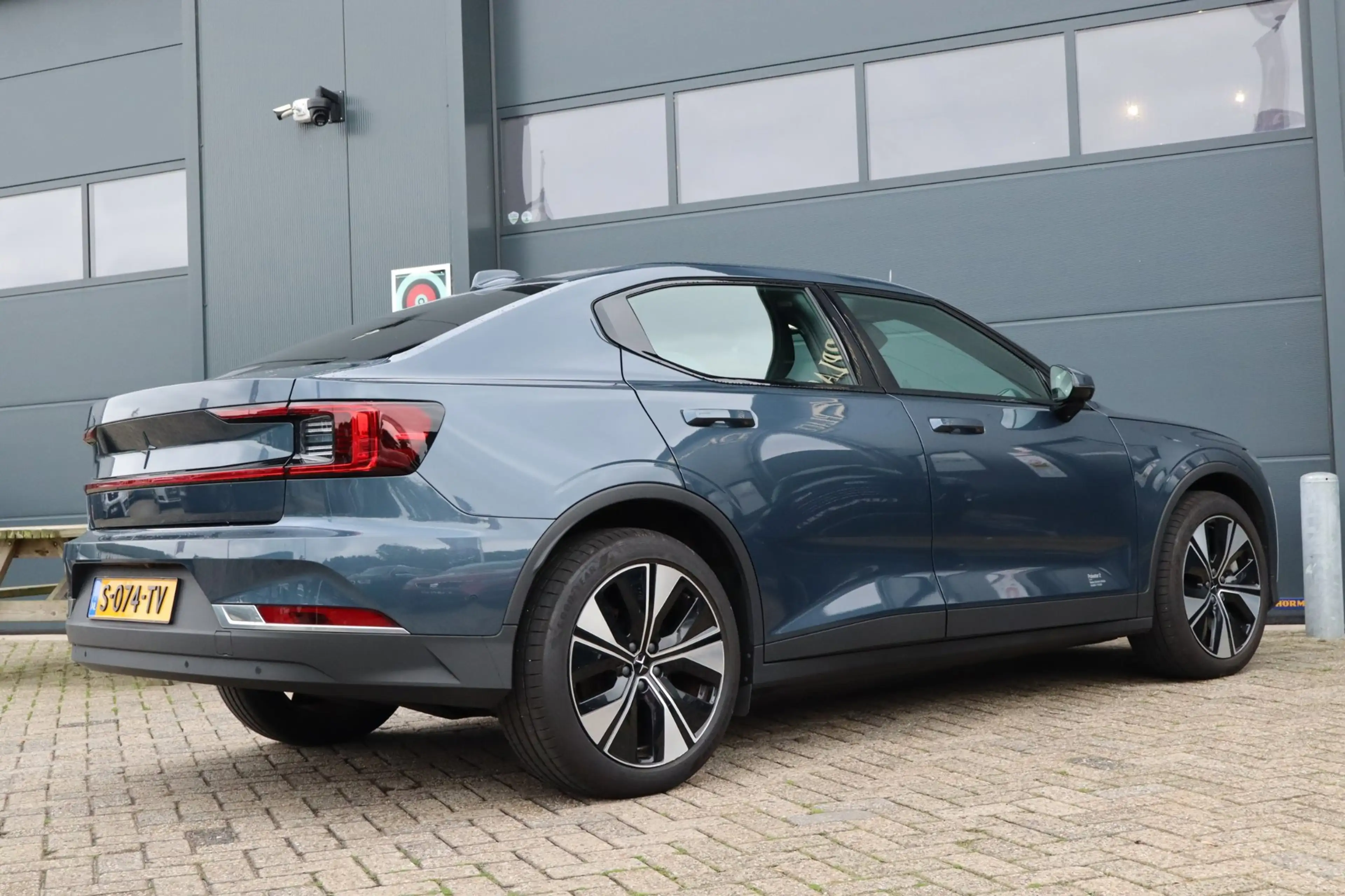 Polestar 2 Long Range Single Motor 78 kWh — photo 10