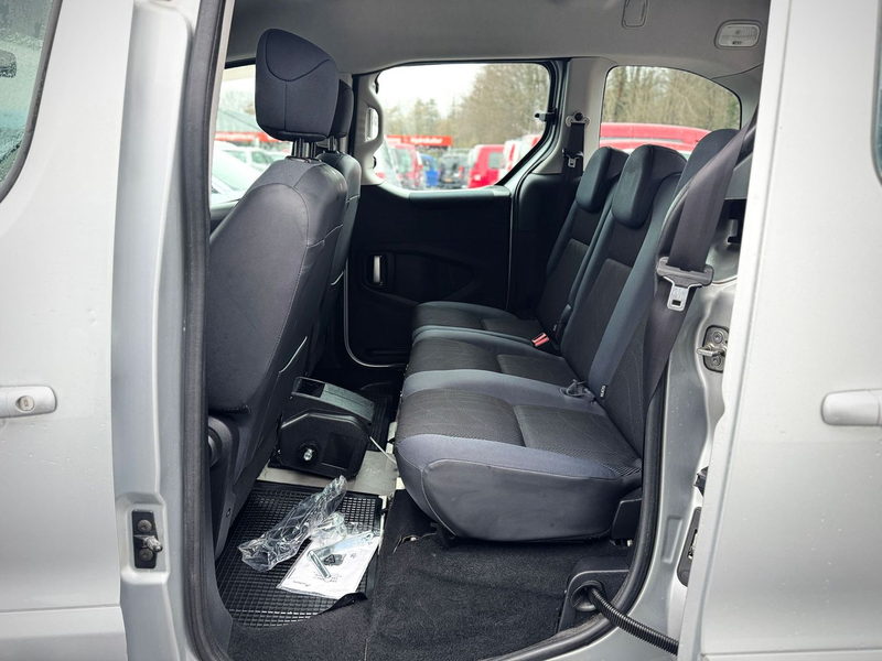 Peugeot Partner 'Behindertengerecht-Rampe'E.Seilwinde'Klima' — photo 15