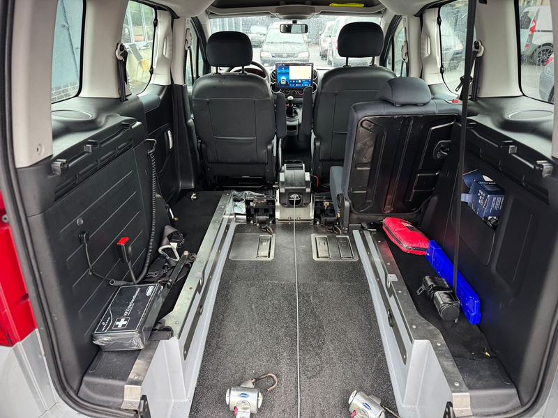 Peugeot Partner 'Behindertengerecht-Rampe'E.Seilwinde'Klima' — photo 10