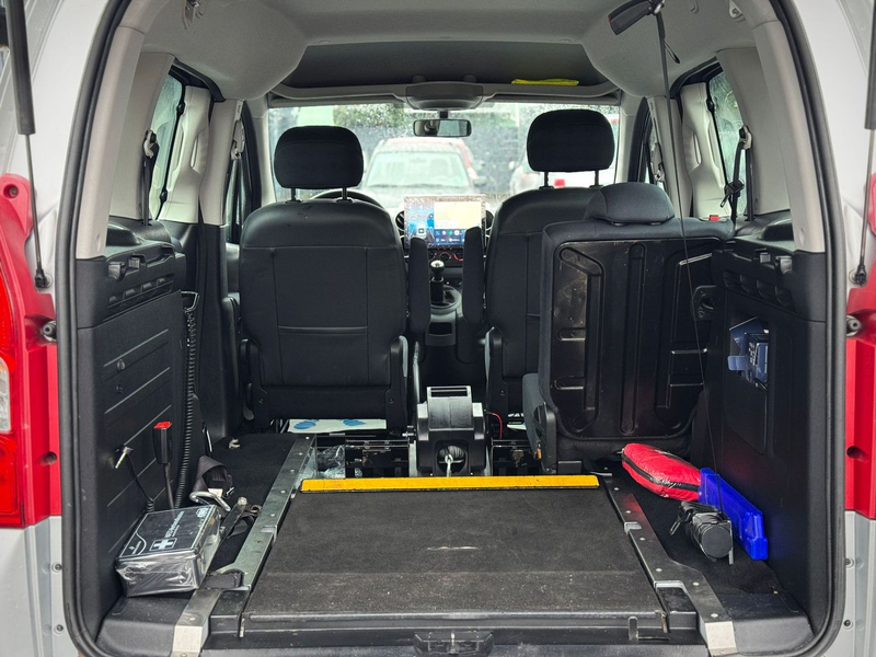 Peugeot Partner 'Behindertengerecht-Rampe'E.Seilwinde'Klima' — photo 3