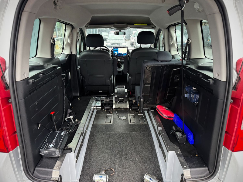 Peugeot Partner 'Behindertengerecht-Rampe'E.Seilwinde'Klima' — photo 9