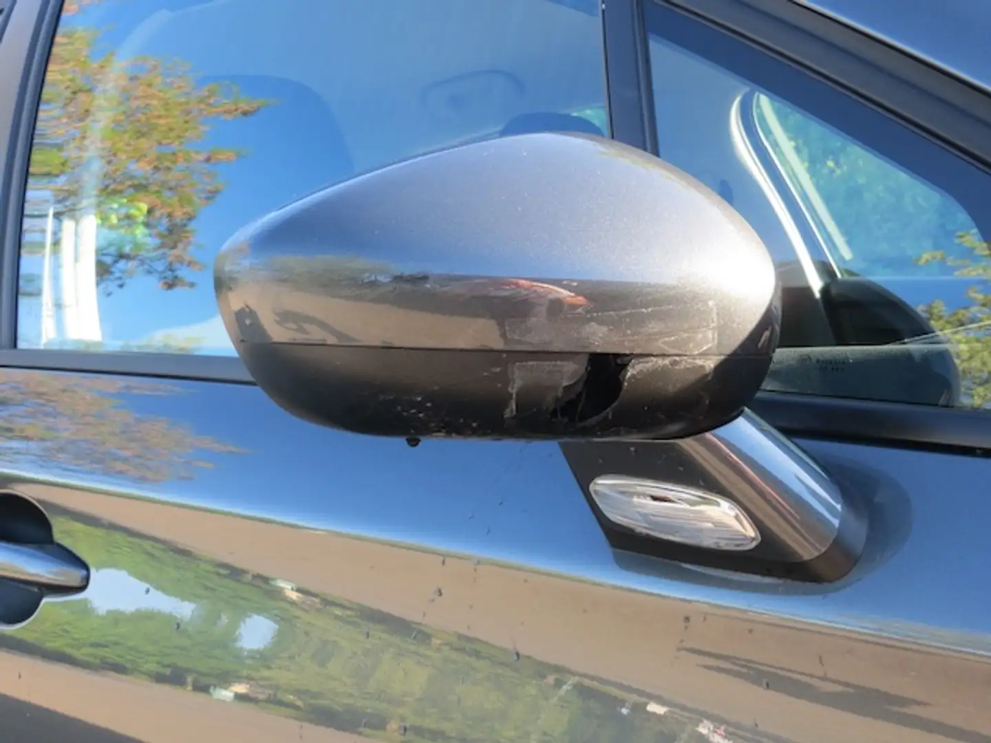 Citroen C4 VTi 95 Attraction Gris - 2