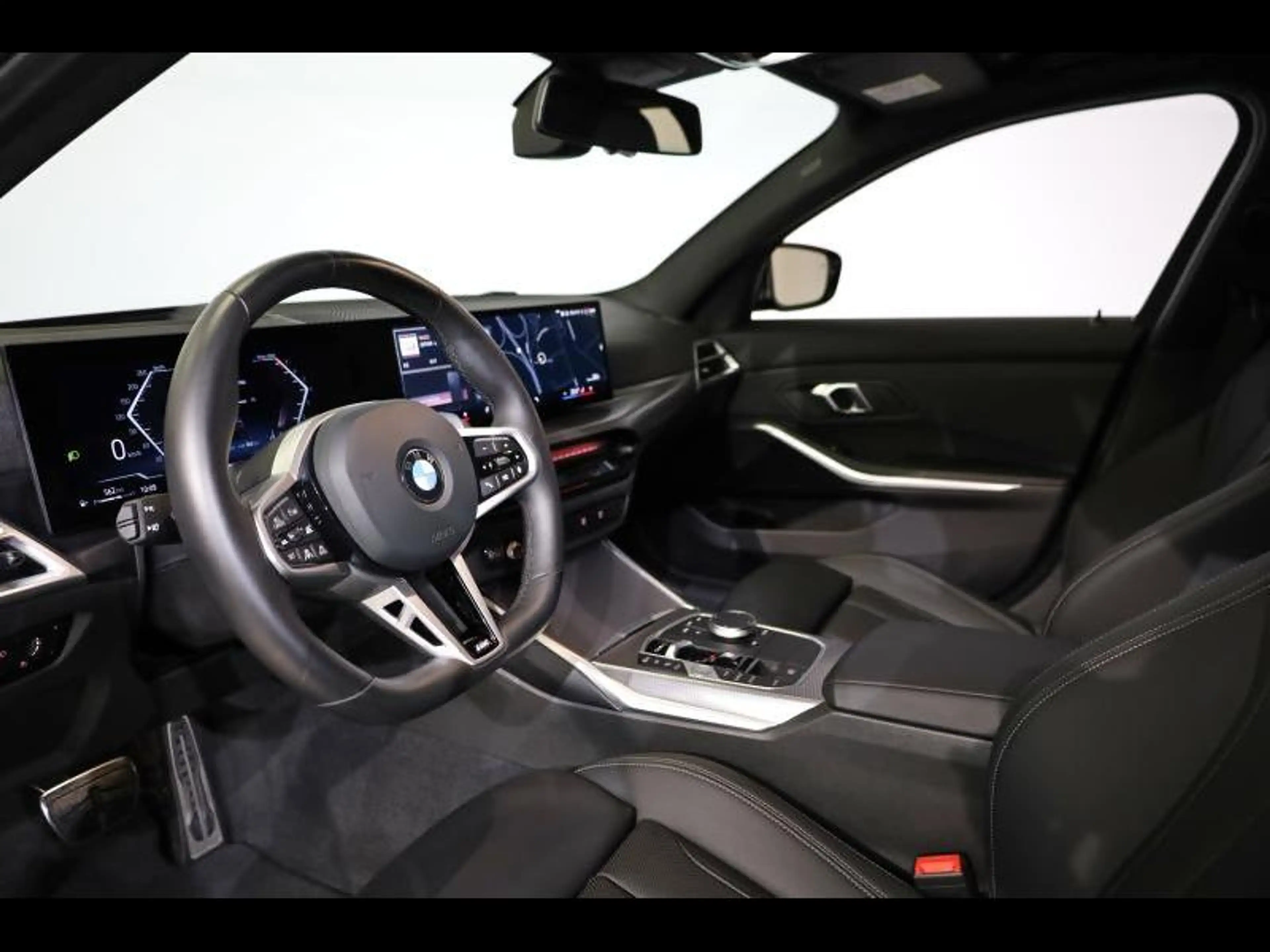 BMW 318 i Berline Kit M Sport — photo 6