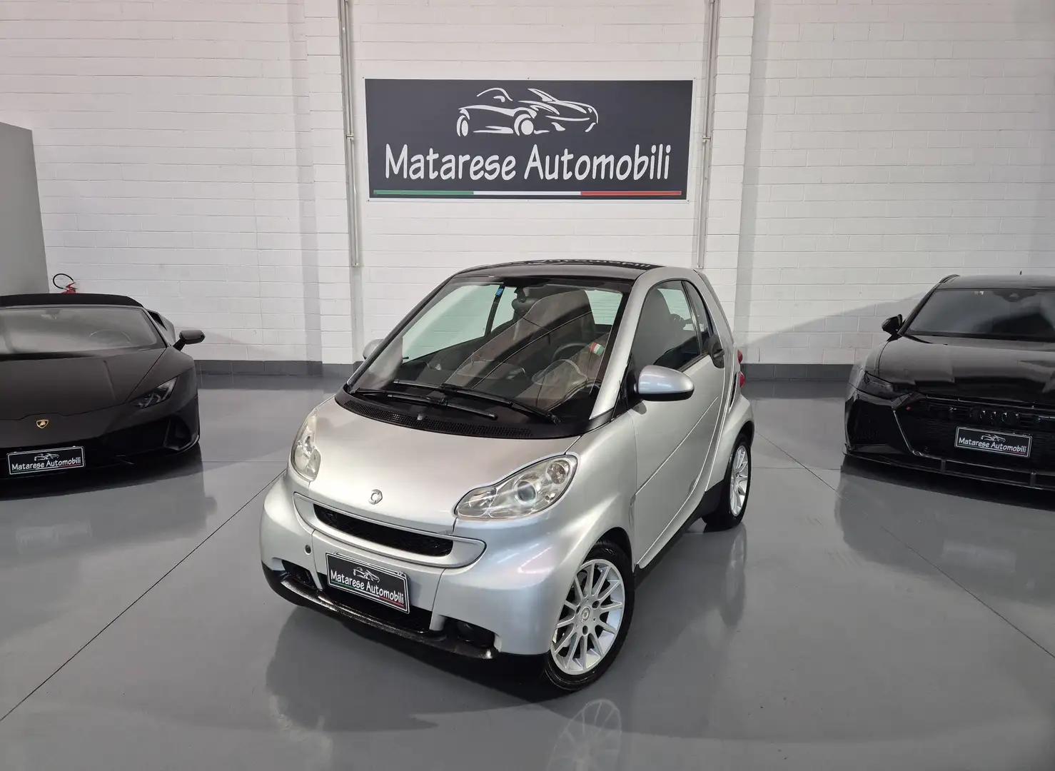 smart forTwo 1.0cc 70cv Automatica Benzina NEOPATENTATI Argent - 1