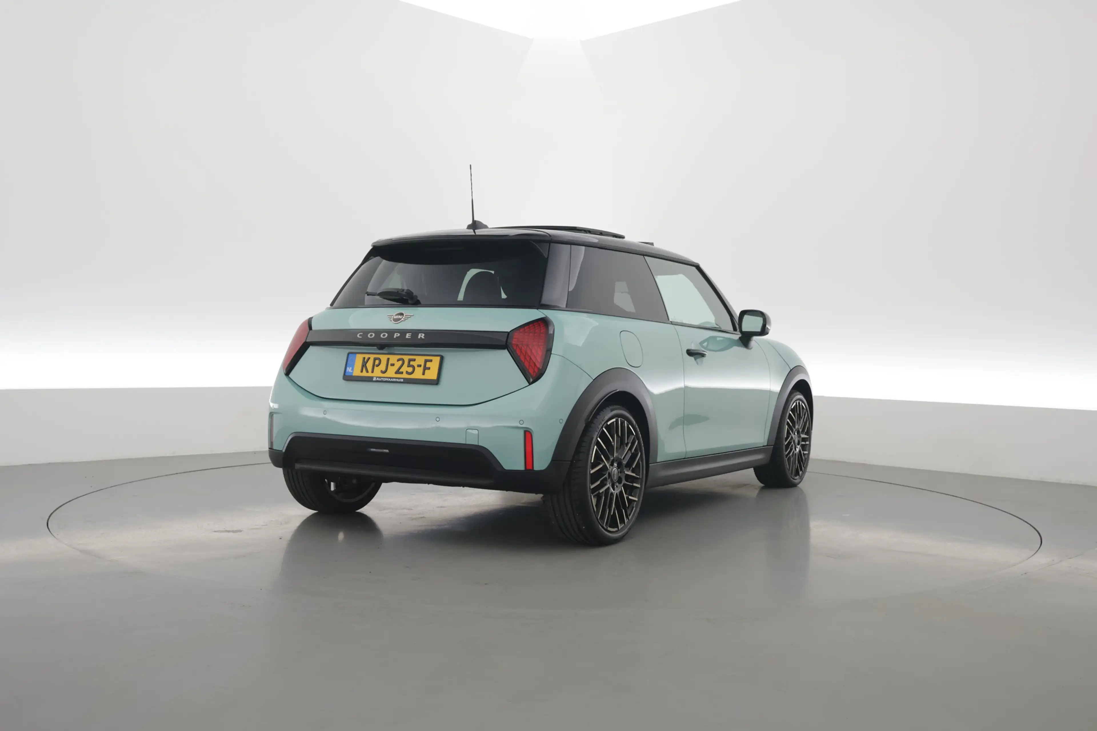MINI Cooper C 3-Deurs 1.5 Favoured L | Pano | HUD | Harman Kardo — photo 2