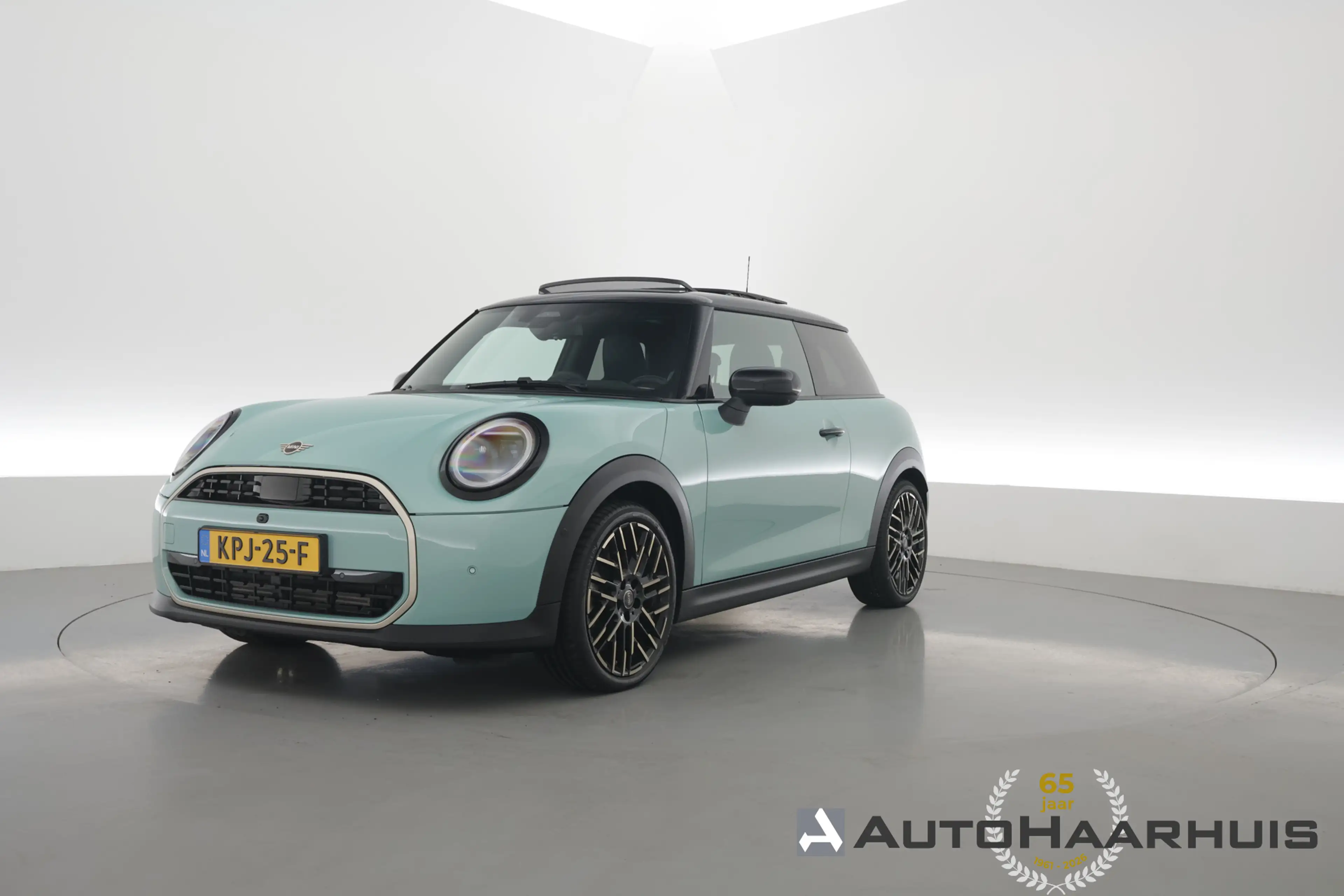 MINI Cooper C 3-Deurs 1.5 Favoured L | Pano | HUD | Harman Kardo
