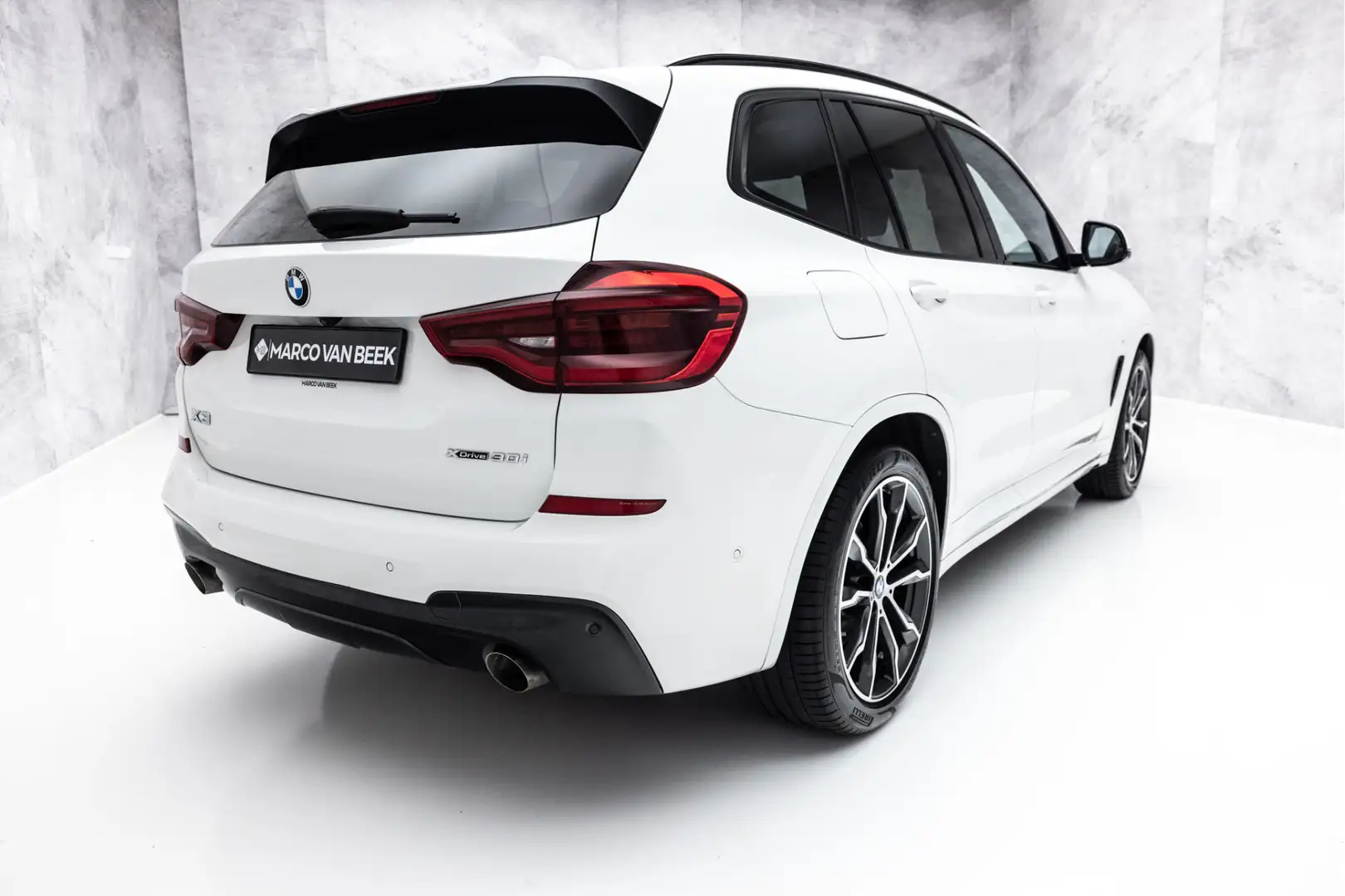 BMW X3 xDrive30i High Executive M-Sport | Verkocht | Pano Wit - 2