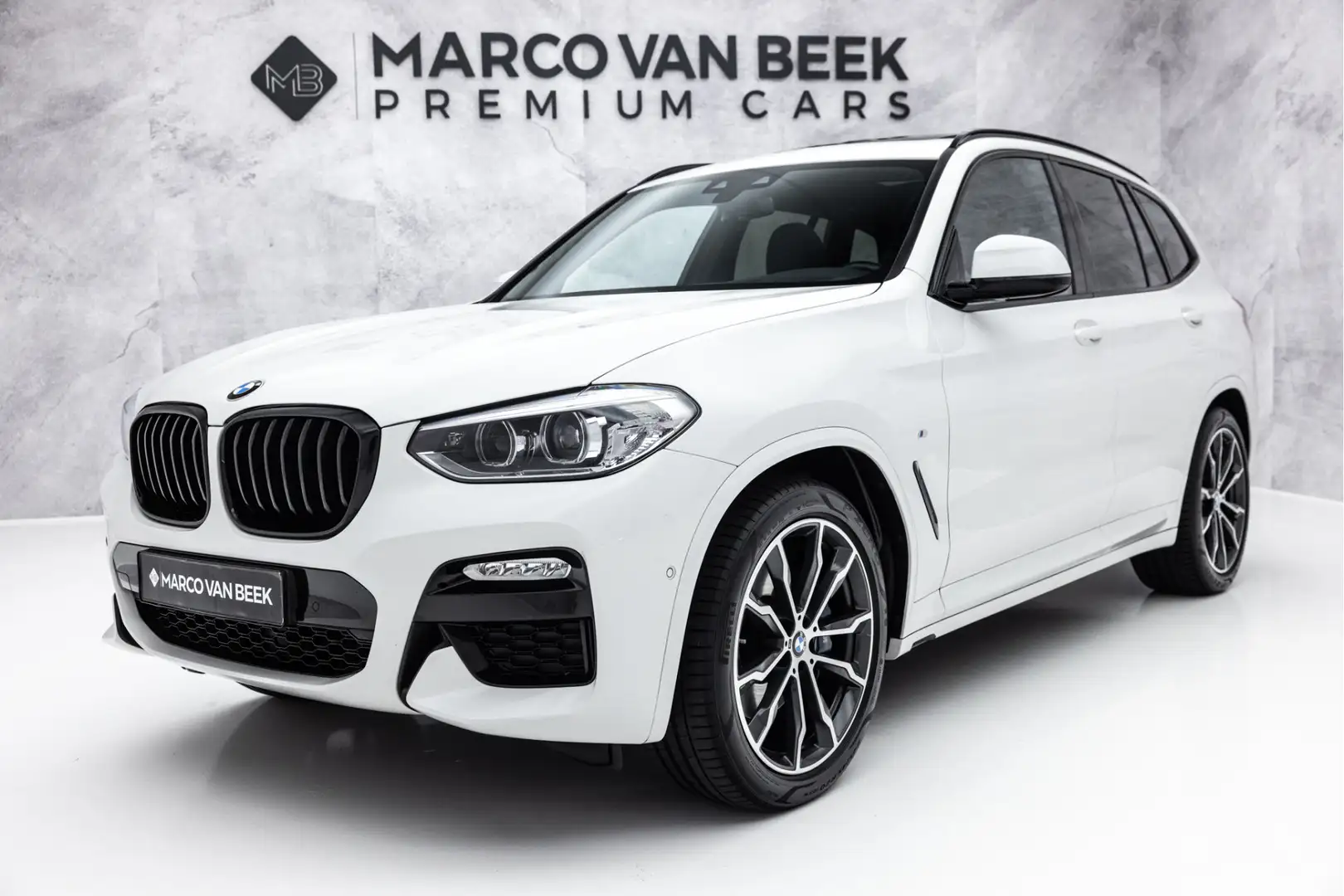 BMW X3 xDrive30i High Executive M-Sport | Verkocht | Pano Wit - 1