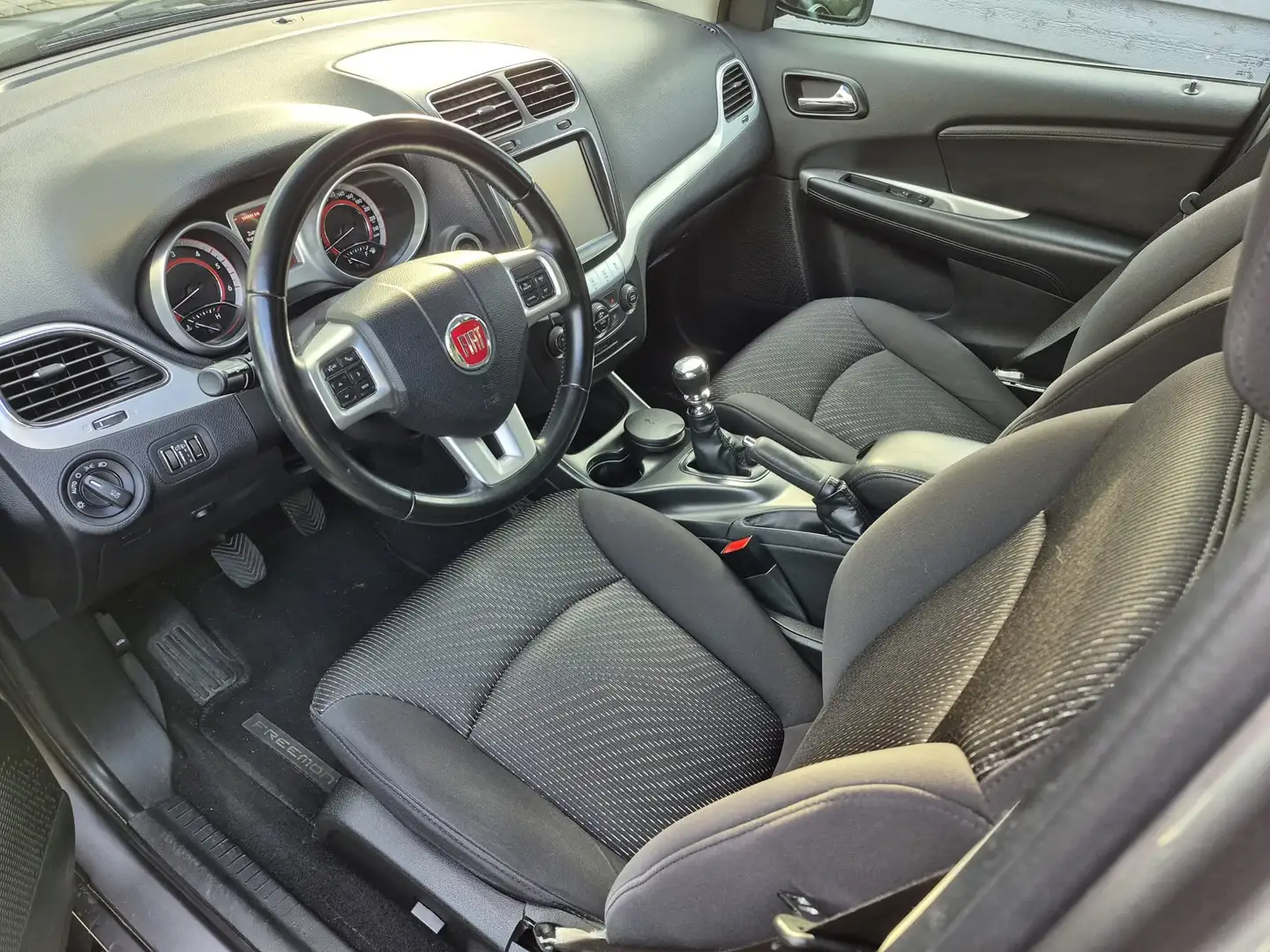 Fiat Freemont Freemont 2.0 Multijet 16V DPF Urban Grau - 2