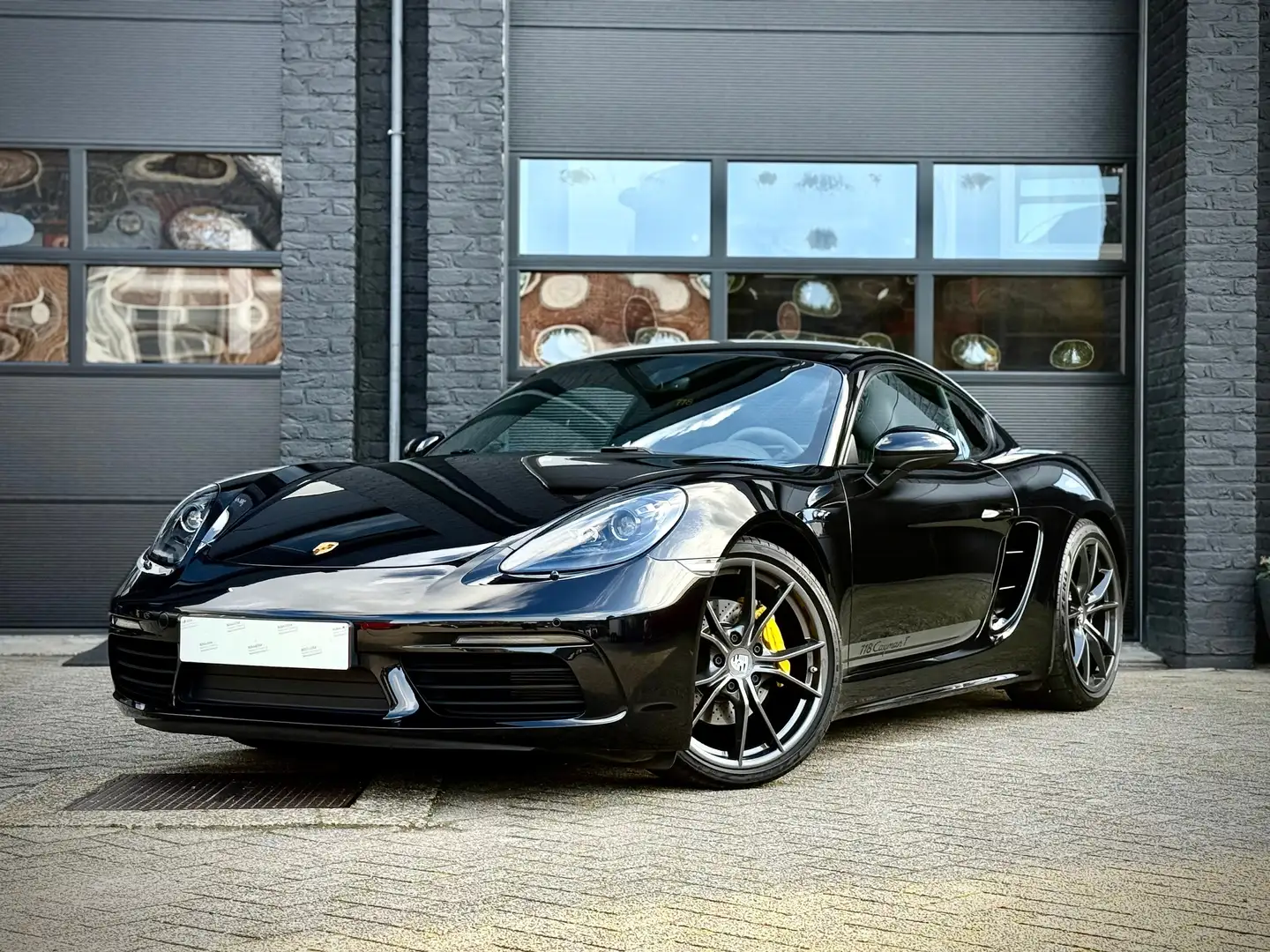 Porsche Cayman 718 Cayman T * Manual * Zwart - 2