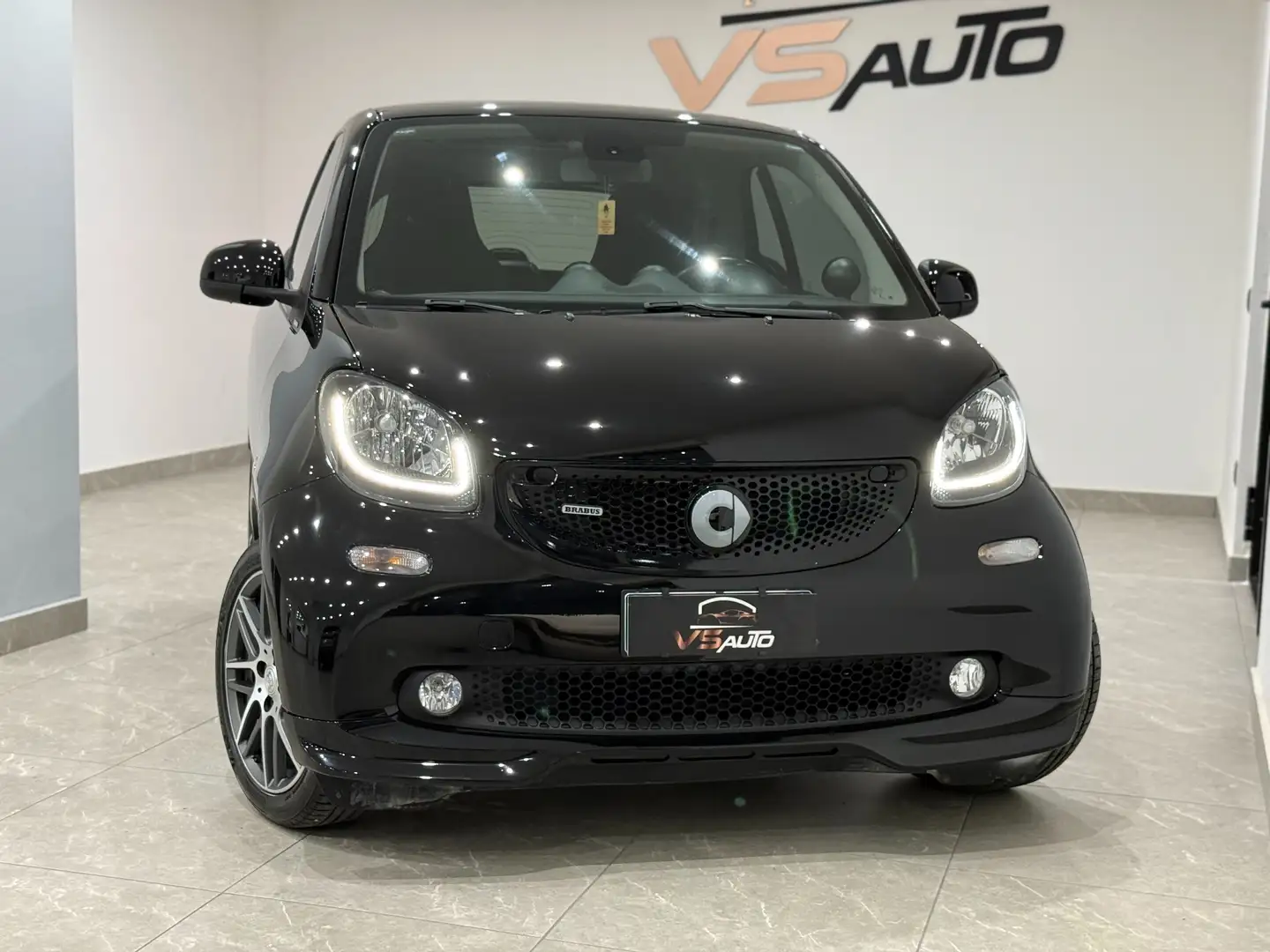 smart forTwo Fortwo 0.9 t Brabus Xclusive 109cv twinamic Nero - 2