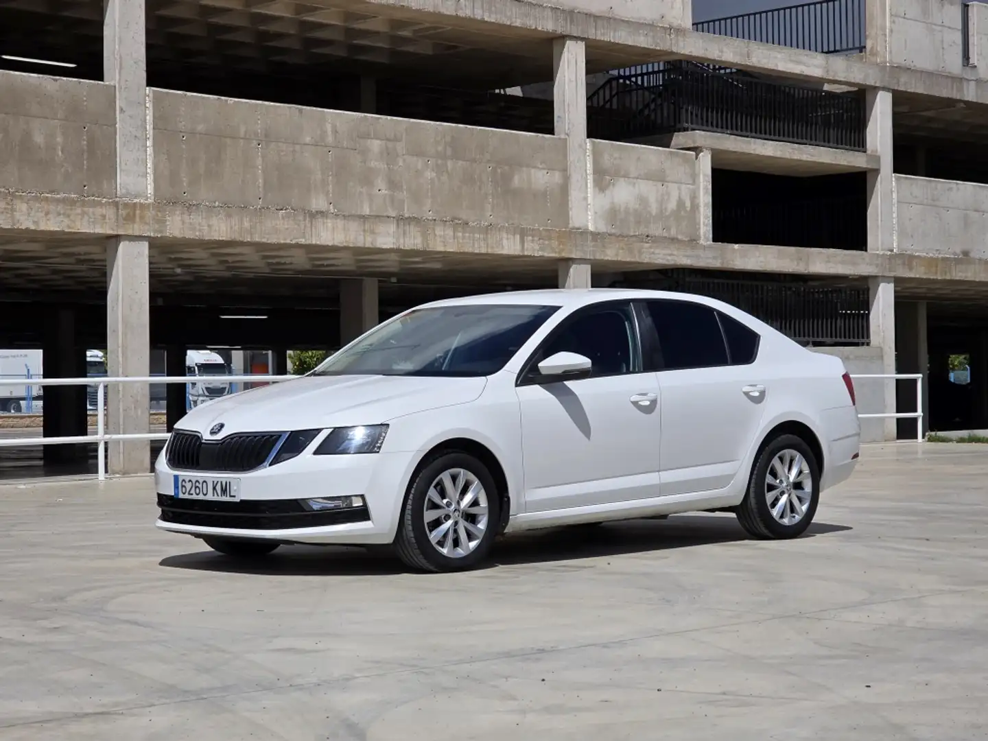 Skoda Octavia 2.0TDI CR Like Blanco - 1