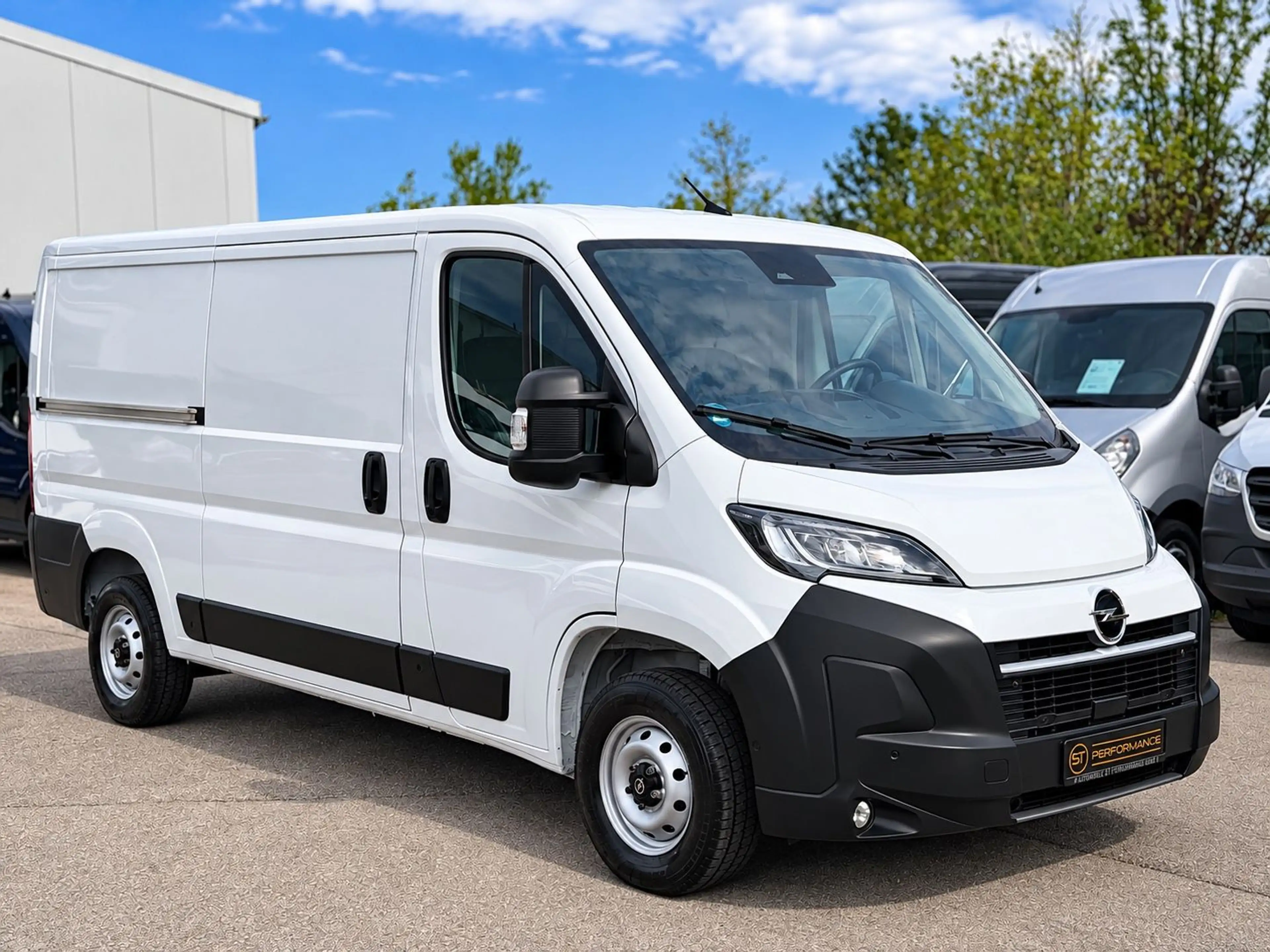 Opel Movano 35 L2H1 BlueHDI 140 KLIMA TEMPOMAT AHK — photo 3