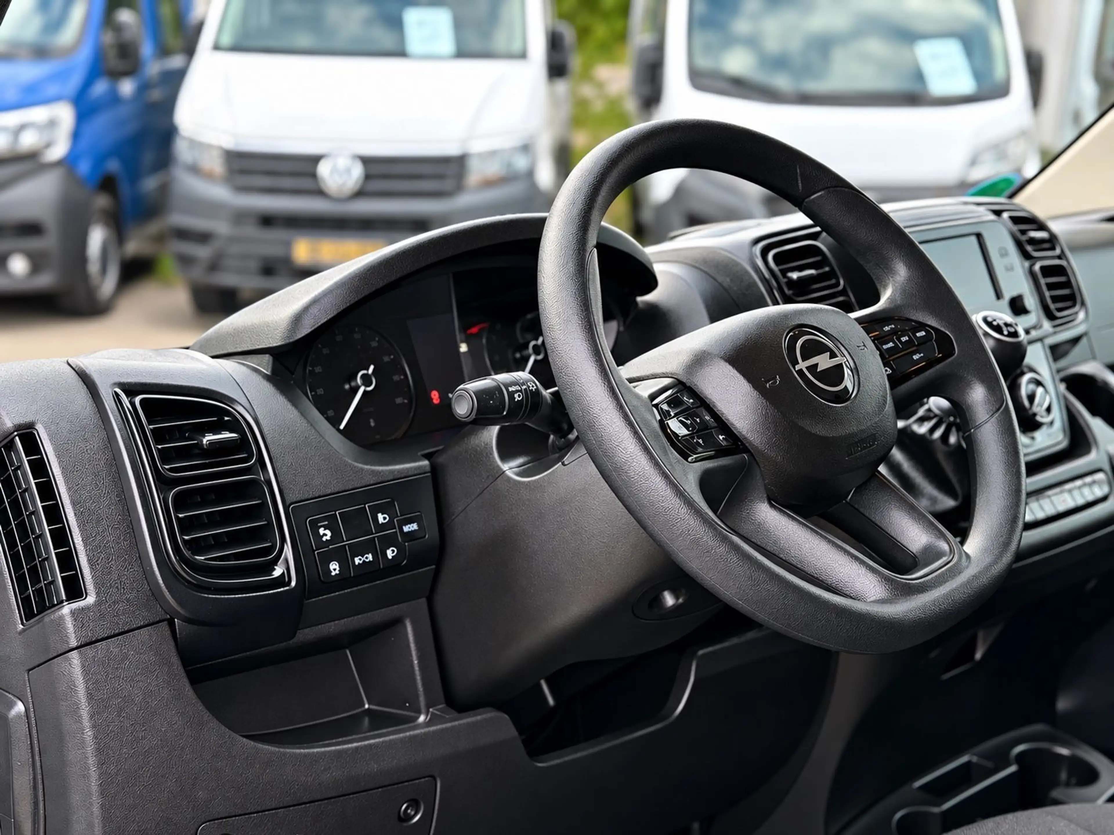 Opel Movano 35 L2H1 BlueHDI 140 KLIMA TEMPOMAT AHK — photo 10