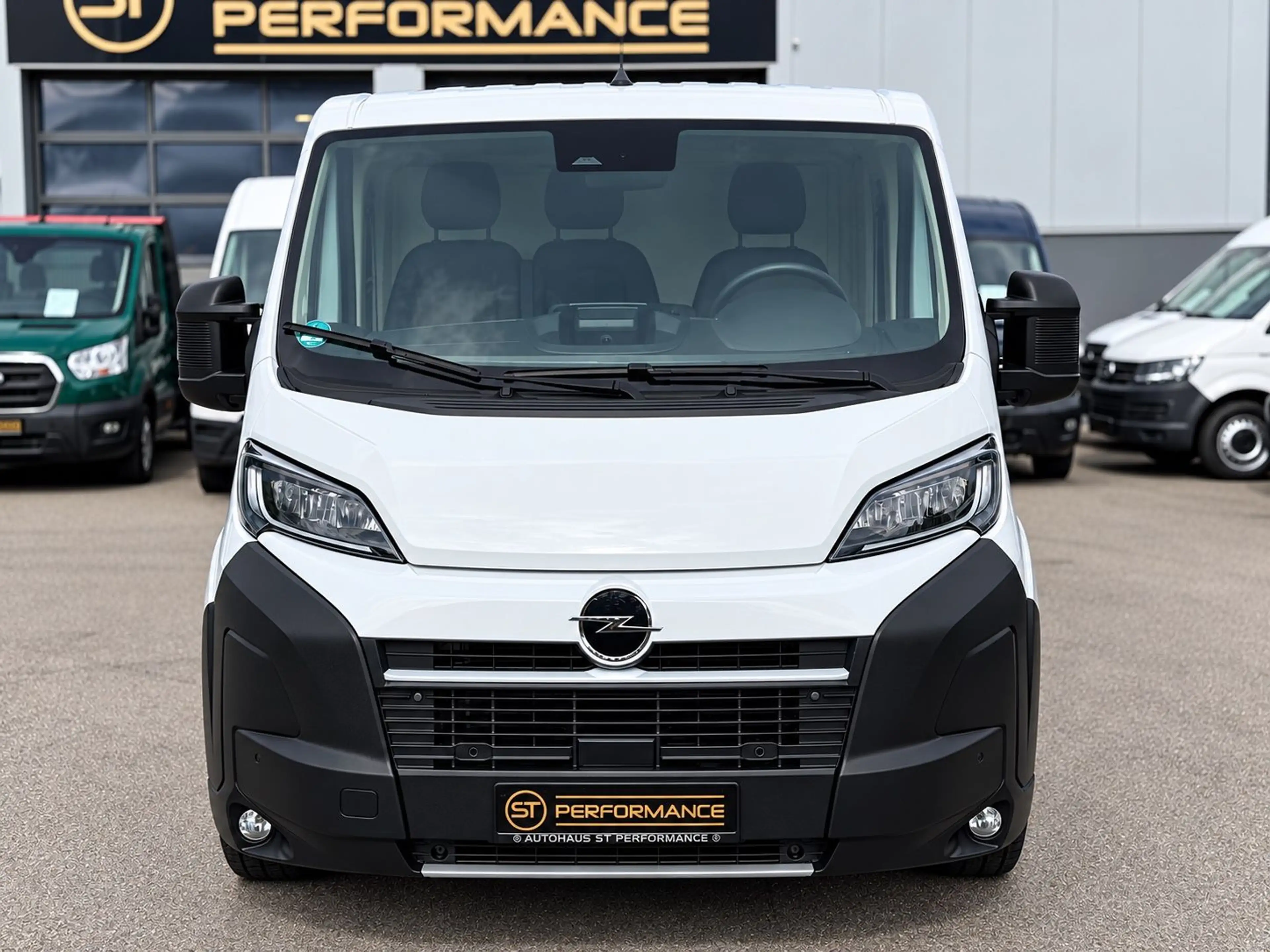 Opel Movano 35 L2H1 BlueHDI 140 KLIMA TEMPOMAT AHK — photo 2