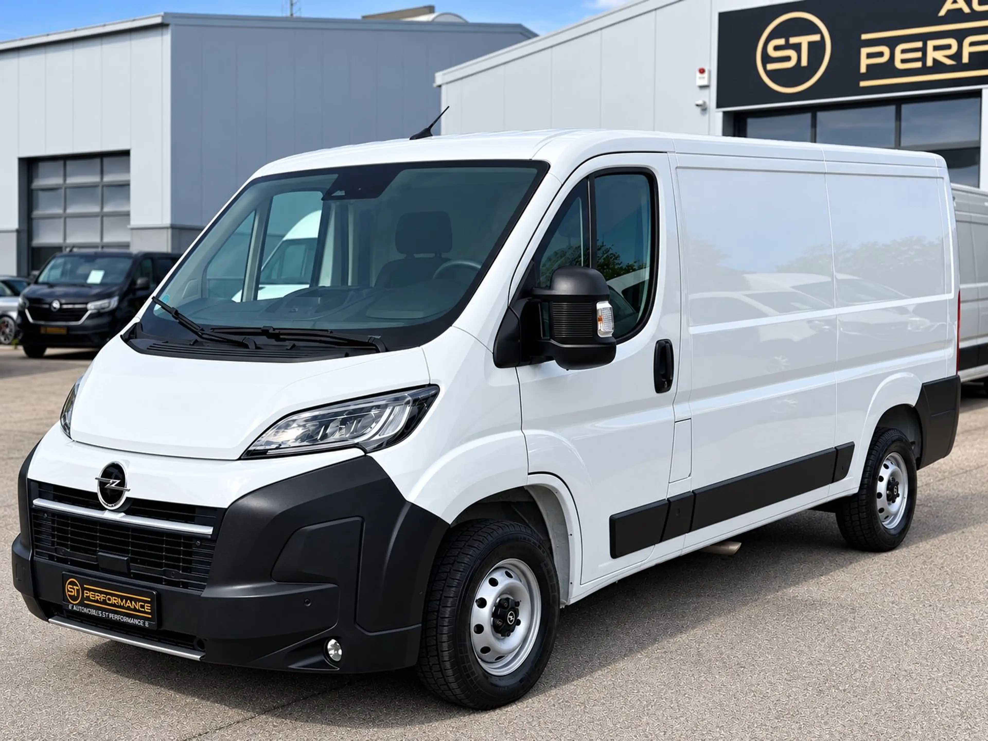 Opel Movano 35 L2H1 BlueHDI 140 KLIMA TEMPOMAT AHK