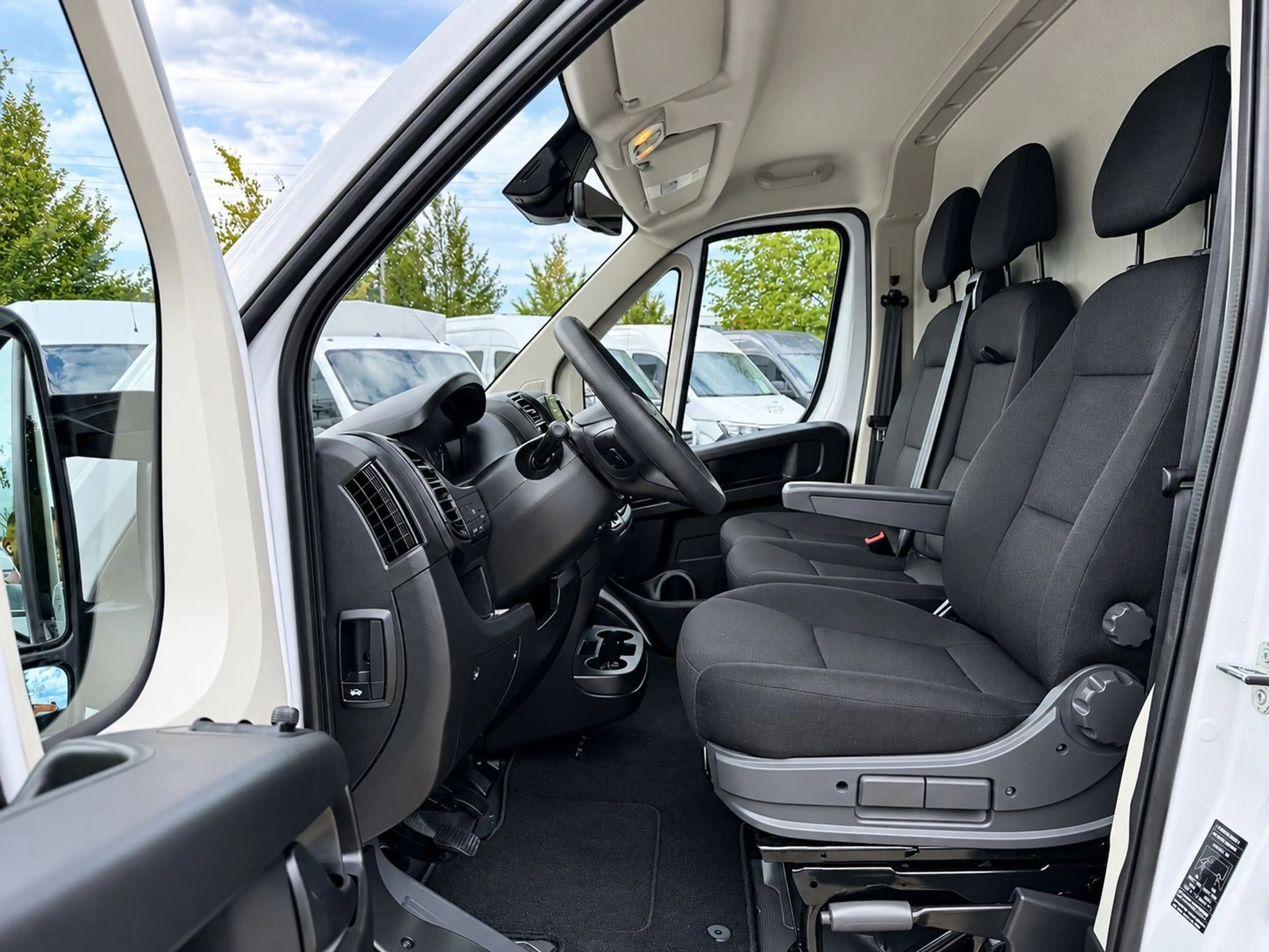 Opel Movano 35 L2H1 BlueHDI 140 KLIMA TEMPOMAT AHK — photo 8