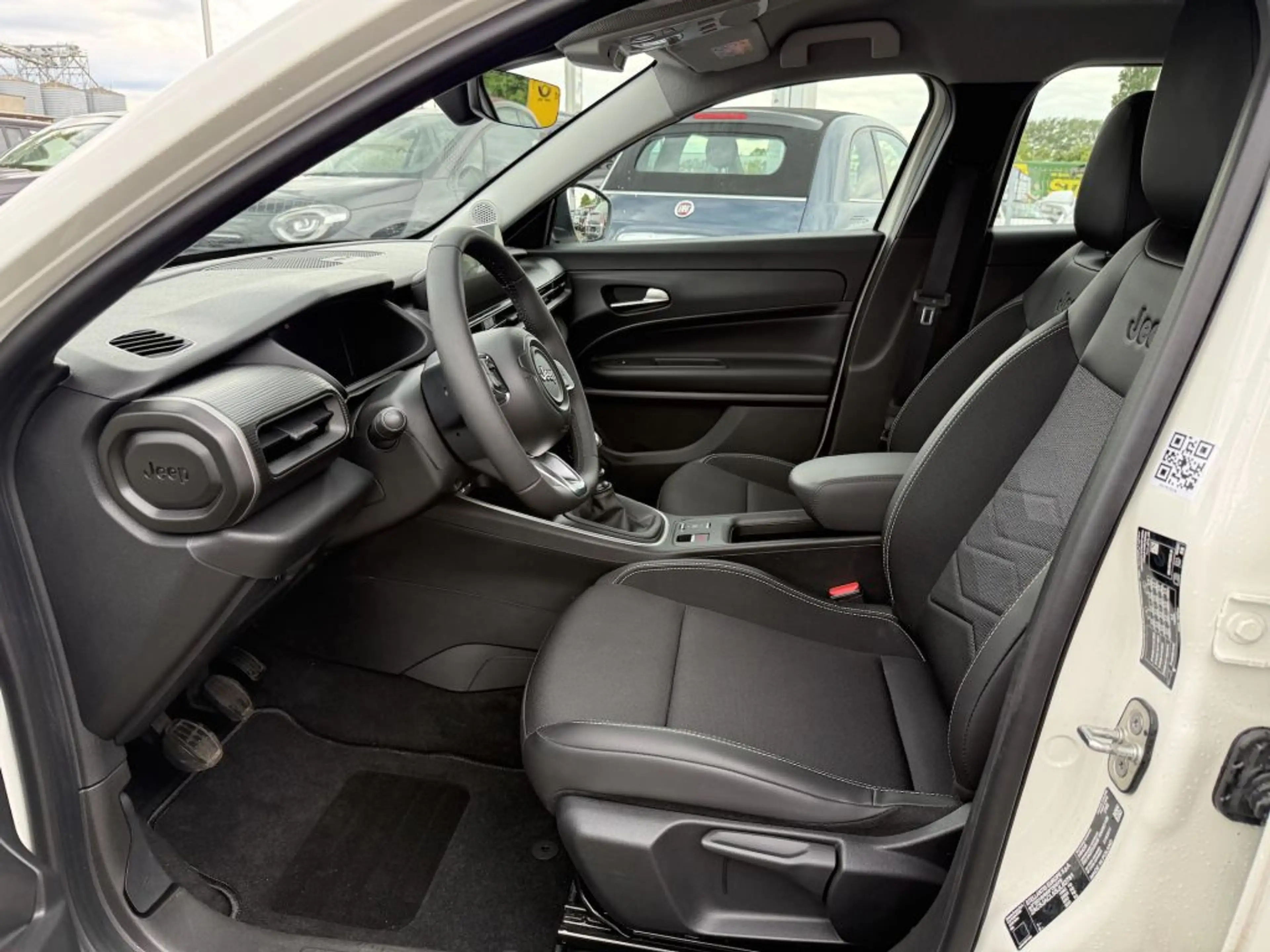 Jeep Avenger 1.2 GSE T3 Turbo-Benzin GDI Altitude — photo 10