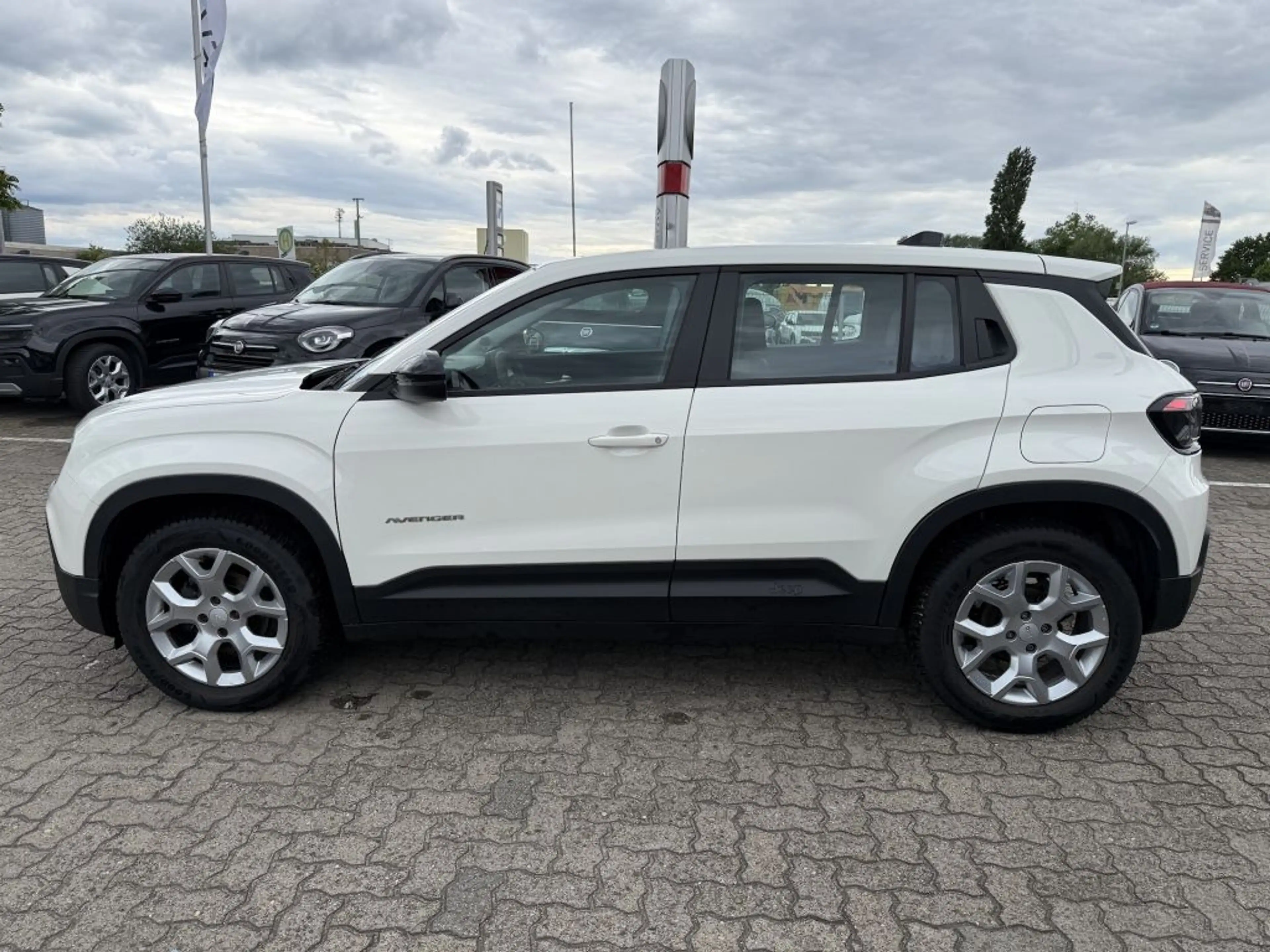Jeep Avenger 1.2 GSE T3 Turbo-Benzin GDI Altitude — photo 8
