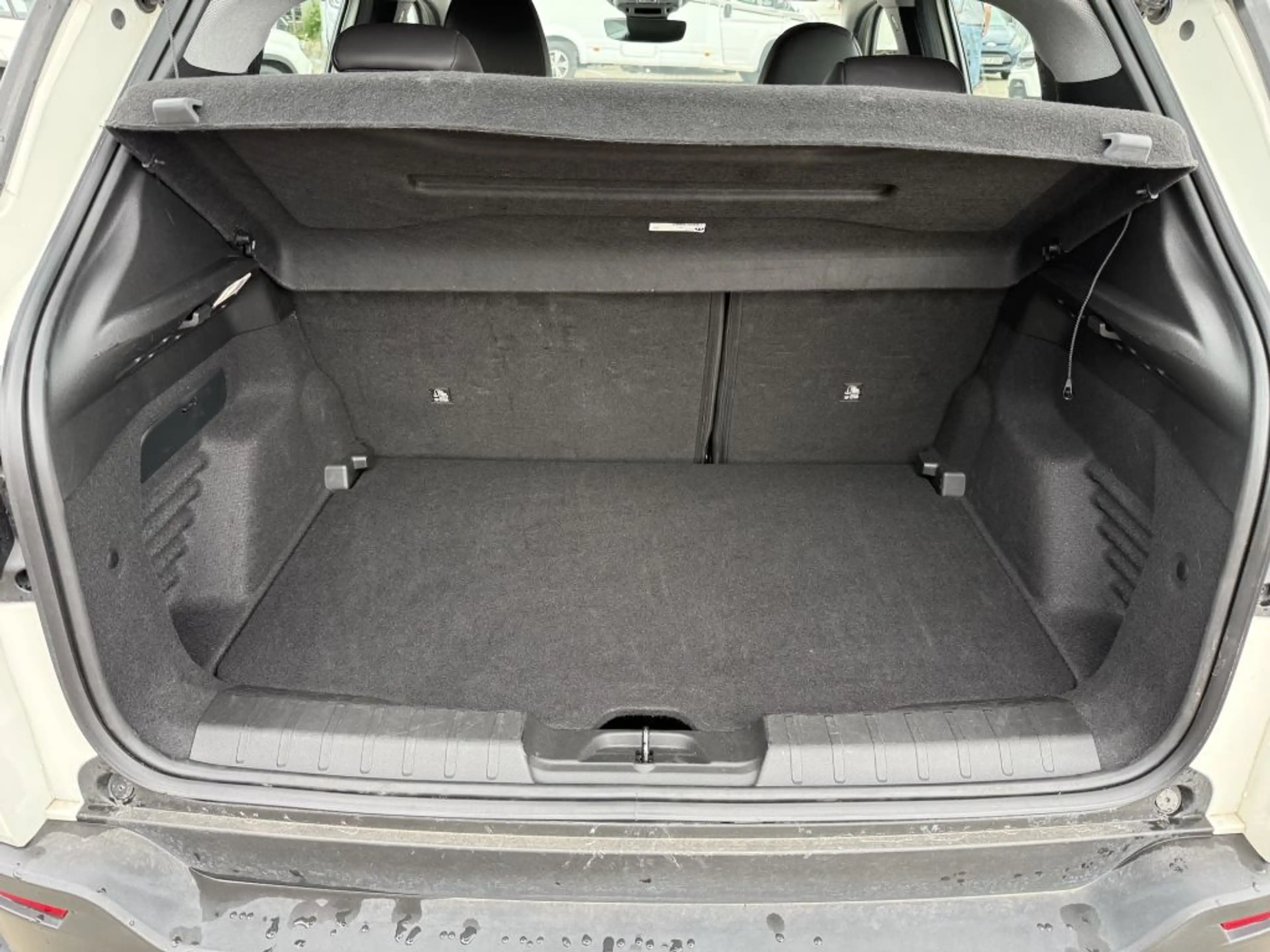Jeep Avenger 1.2 GSE T3 Turbo-Benzin GDI Altitude — photo 14