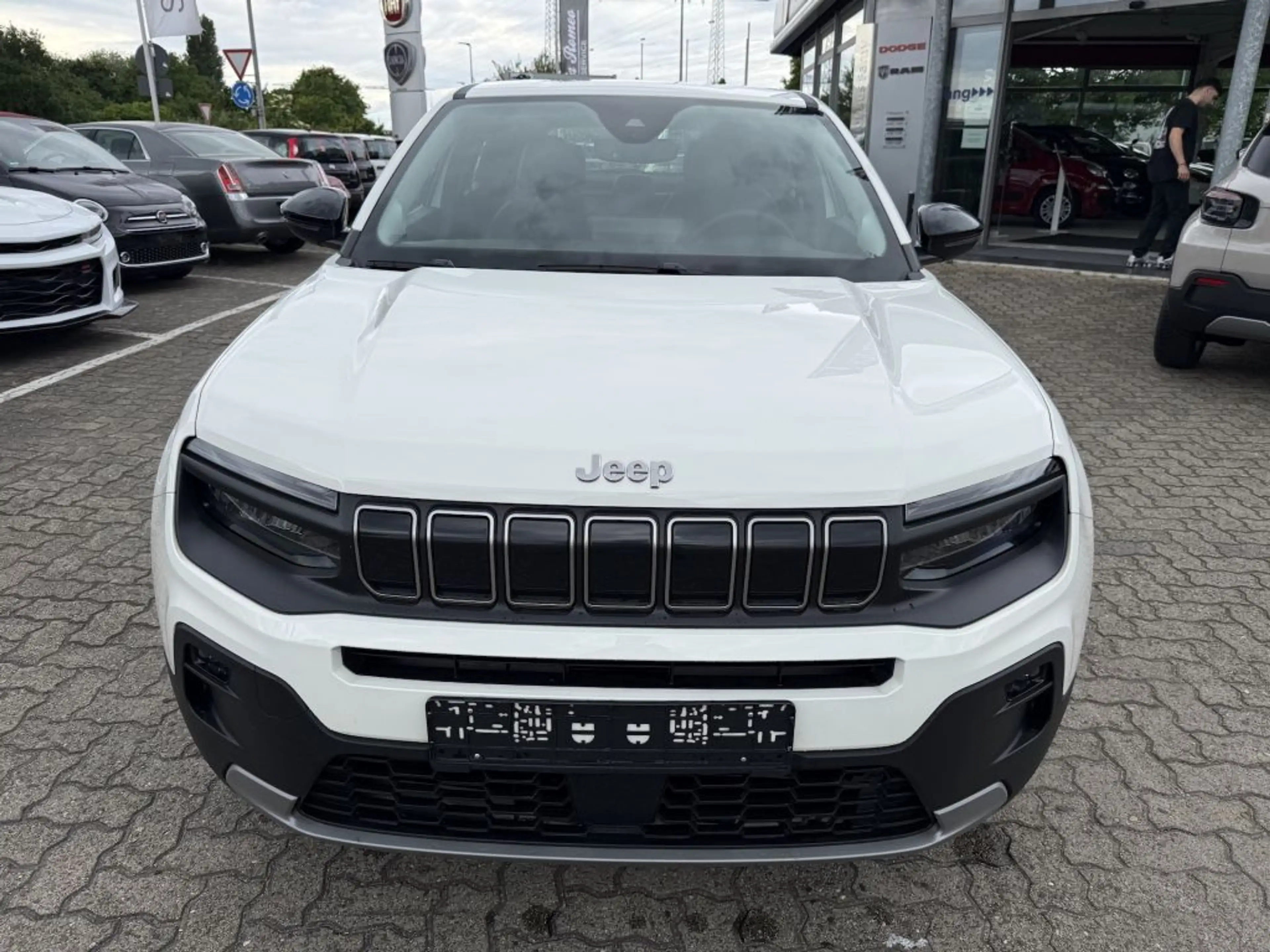 Jeep Avenger 1.2 GSE T3 Turbo-Benzin GDI Altitude — photo 2