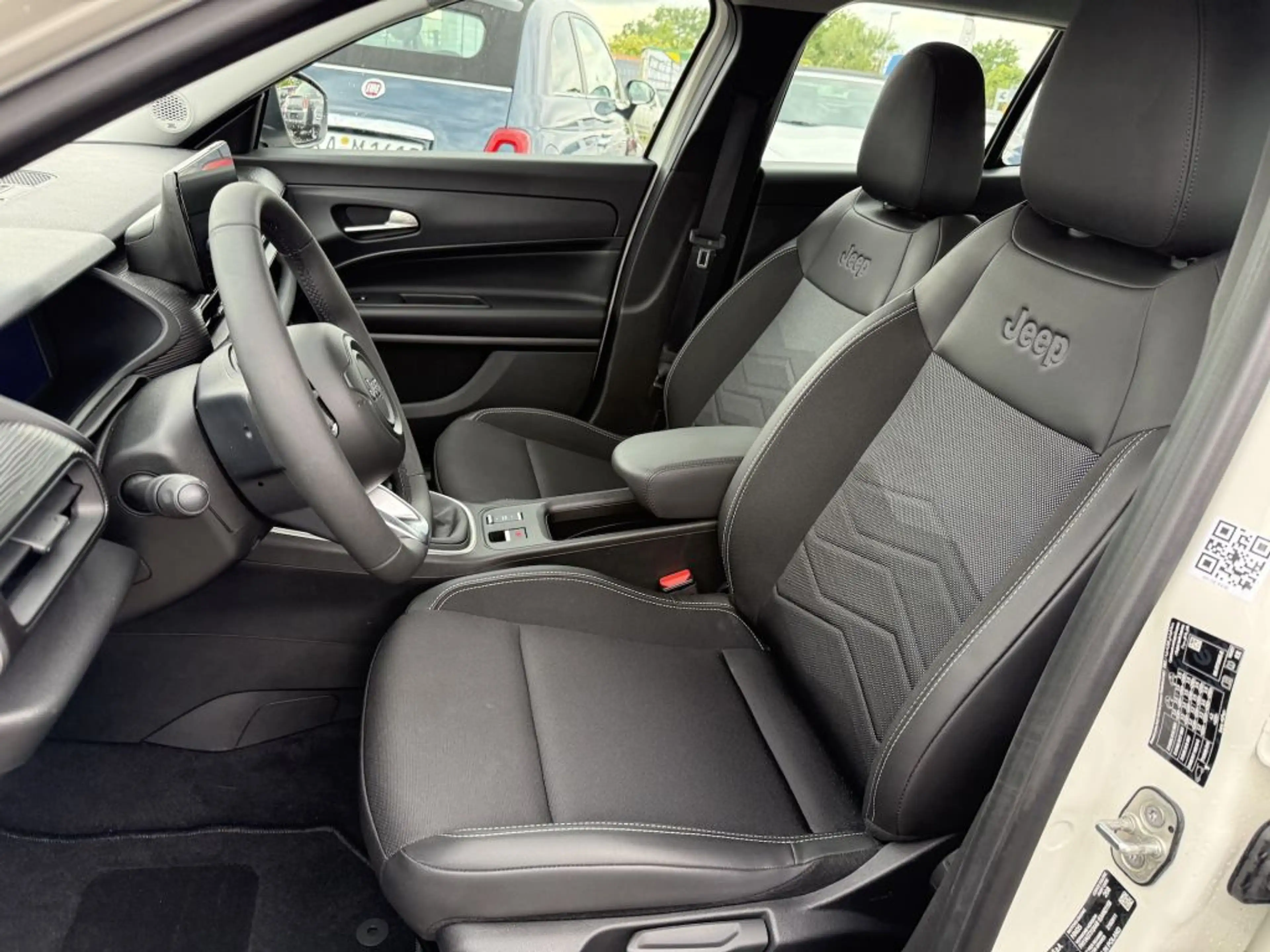 Jeep Avenger 1.2 GSE T3 Turbo-Benzin GDI Altitude — photo 12