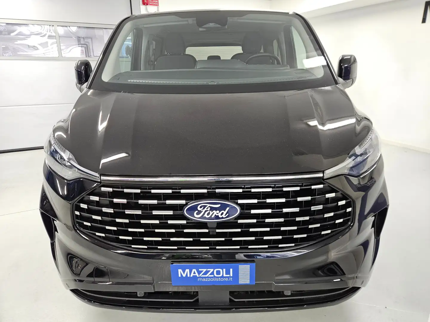 Ford Tourneo Custom 320 2.0 EcoBlue 136CV aut. PL Titanium Schwarz - 2